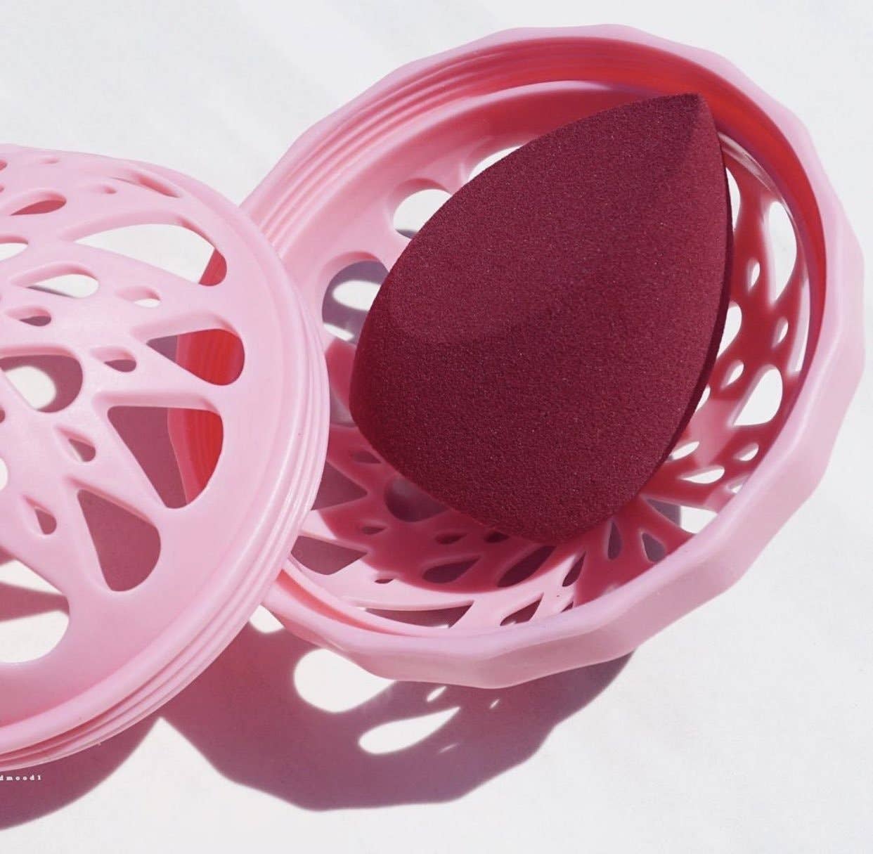 The Sponge by MakeUp Eraser - Machine Washable MakeUp Blender
