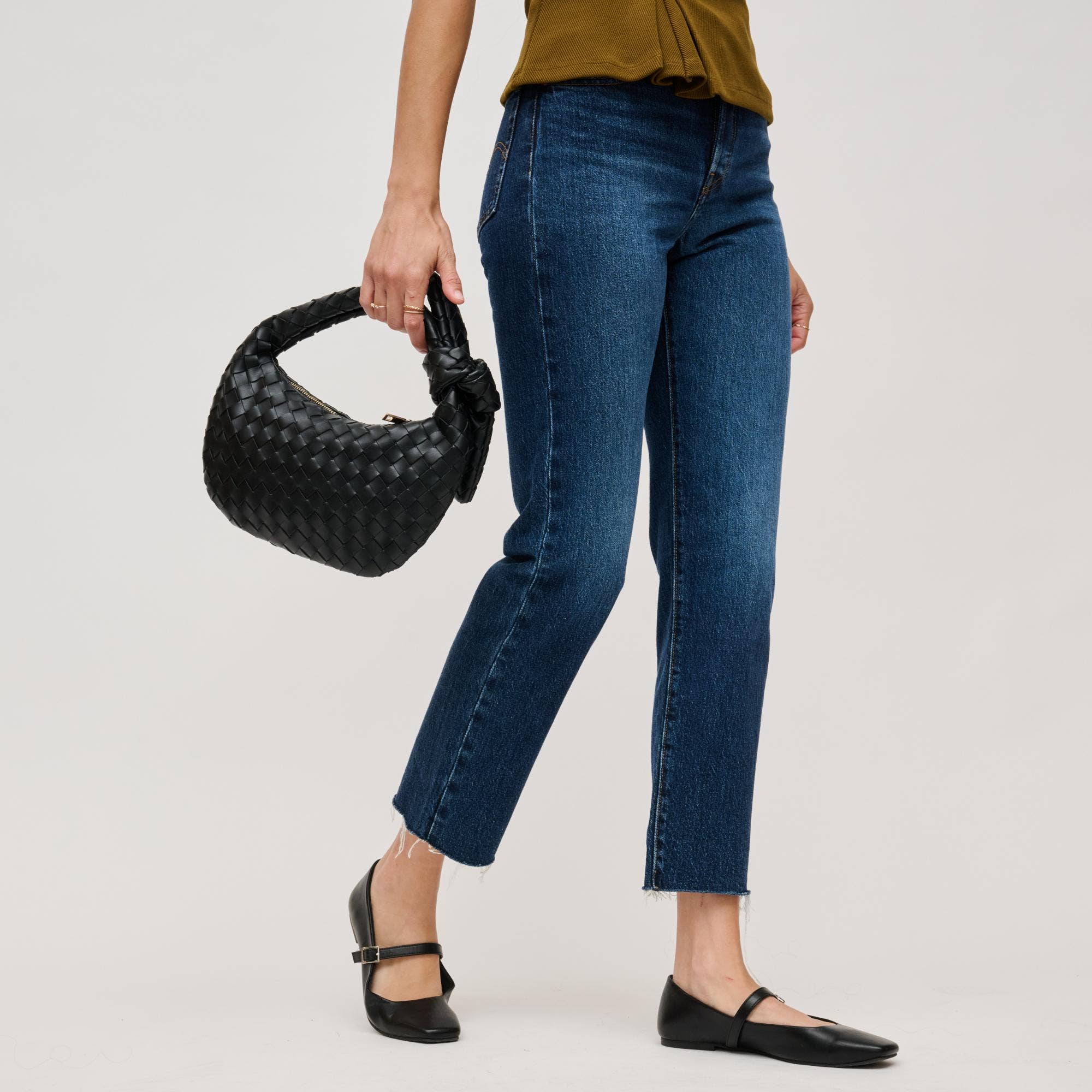 Lizbeth - Woven Knot Clutch (Black)