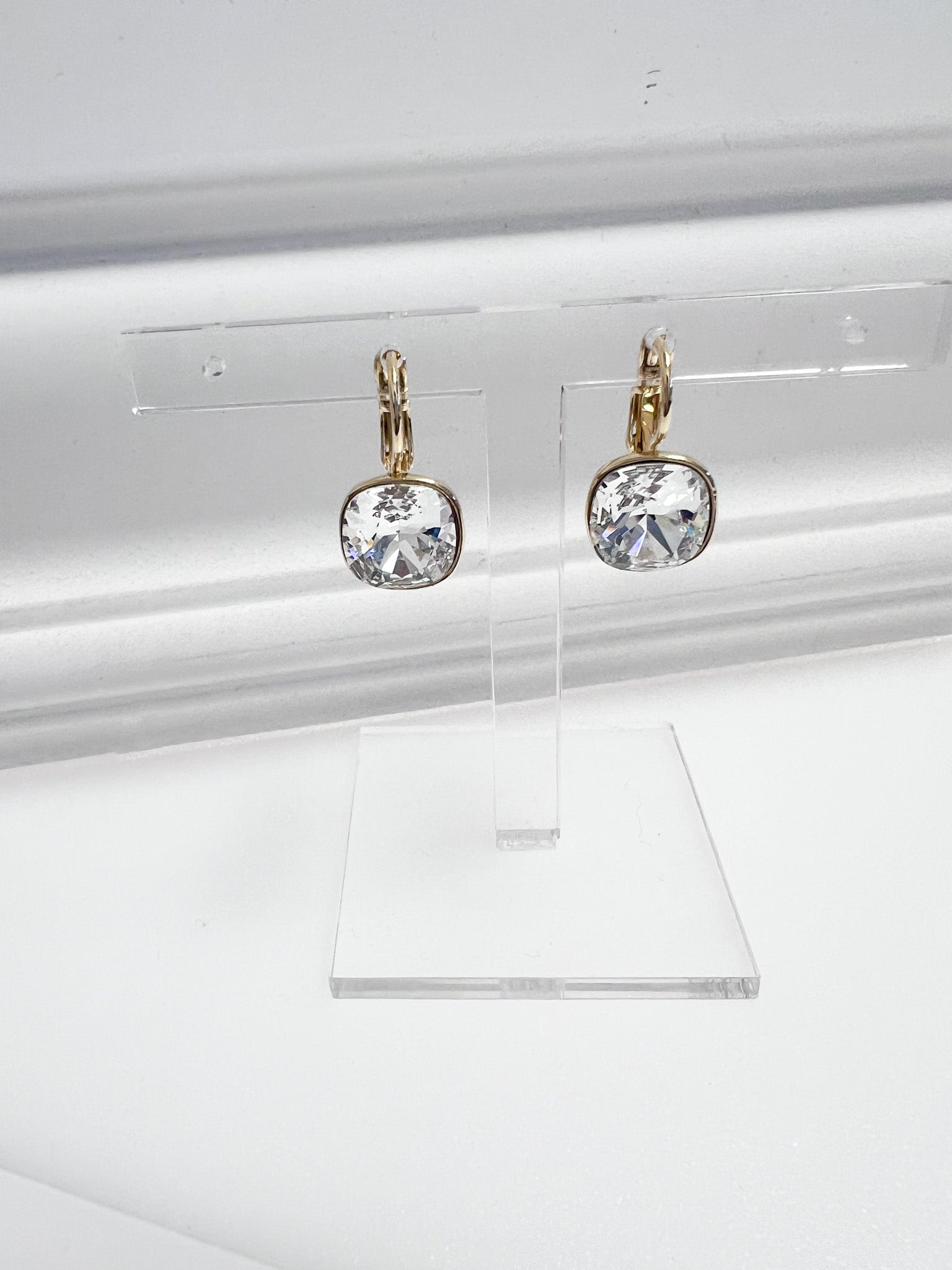 Lina - Cushion Cut Rhinestone Lever Back Earrings
