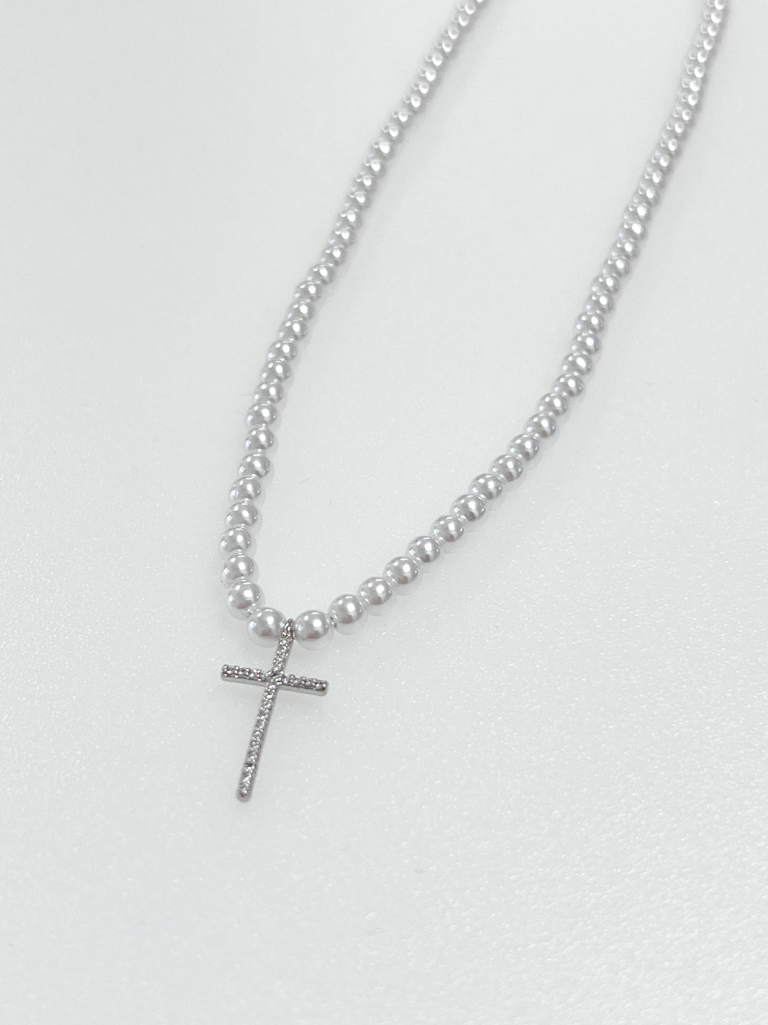 Lani - Pearl Necklace w/ Silver Rhinestone Cross