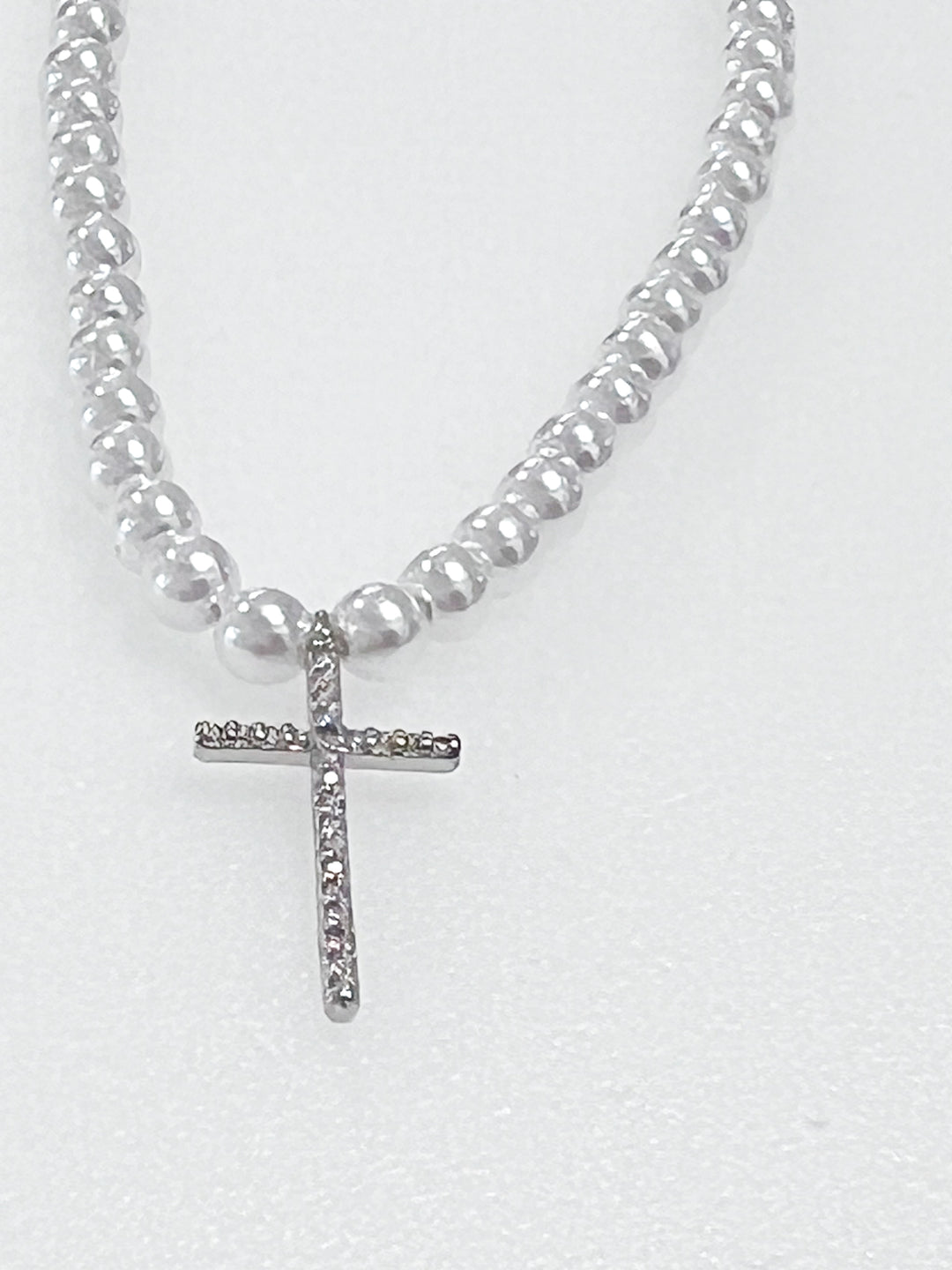 Lani - Pearl Necklace w/ Silver Rhinestone Cross