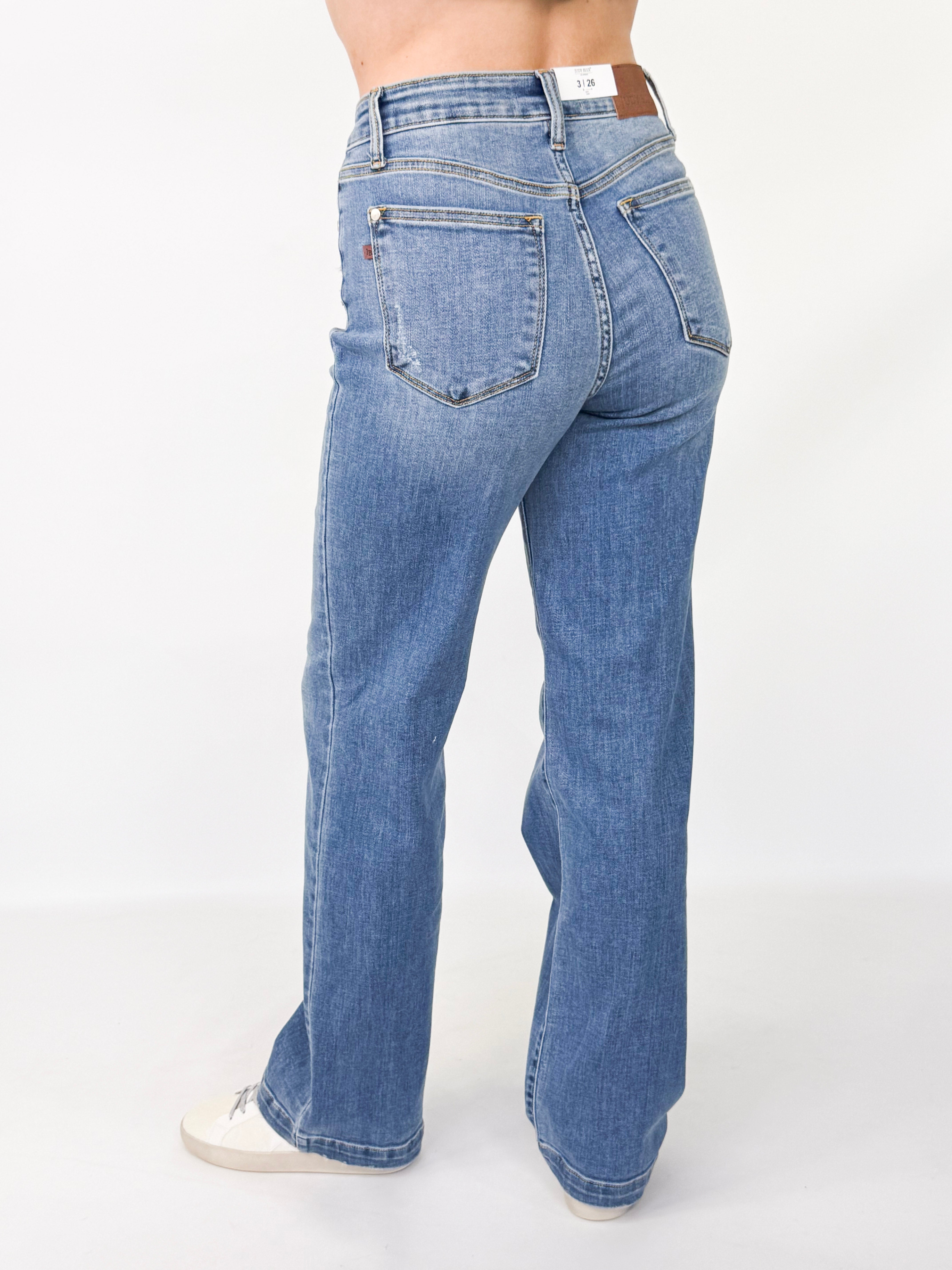 Cindy - Medium Washed Straight Leg Denim (Judy Blue)