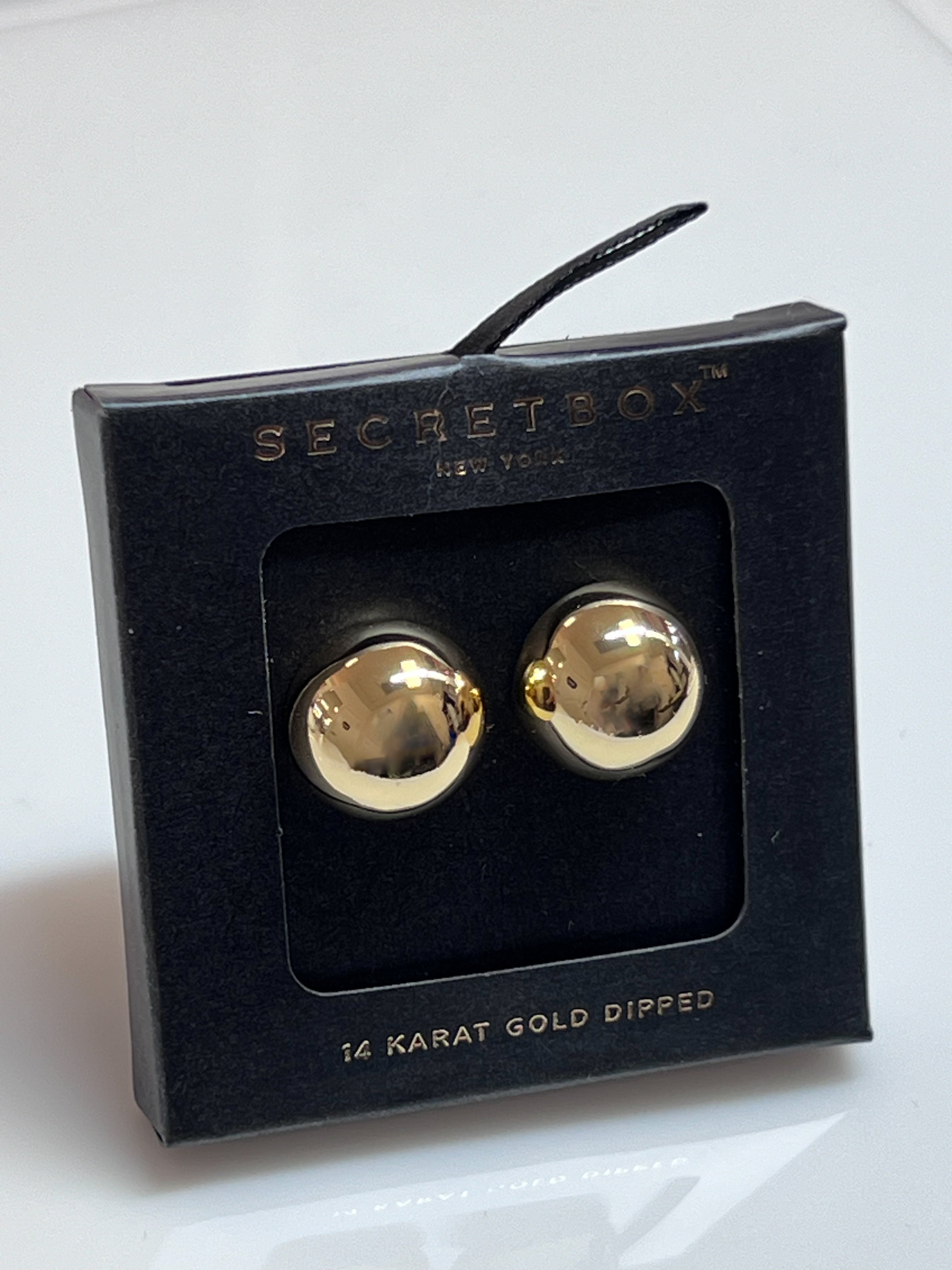 Reese - Button Stud Earrings (Gold)