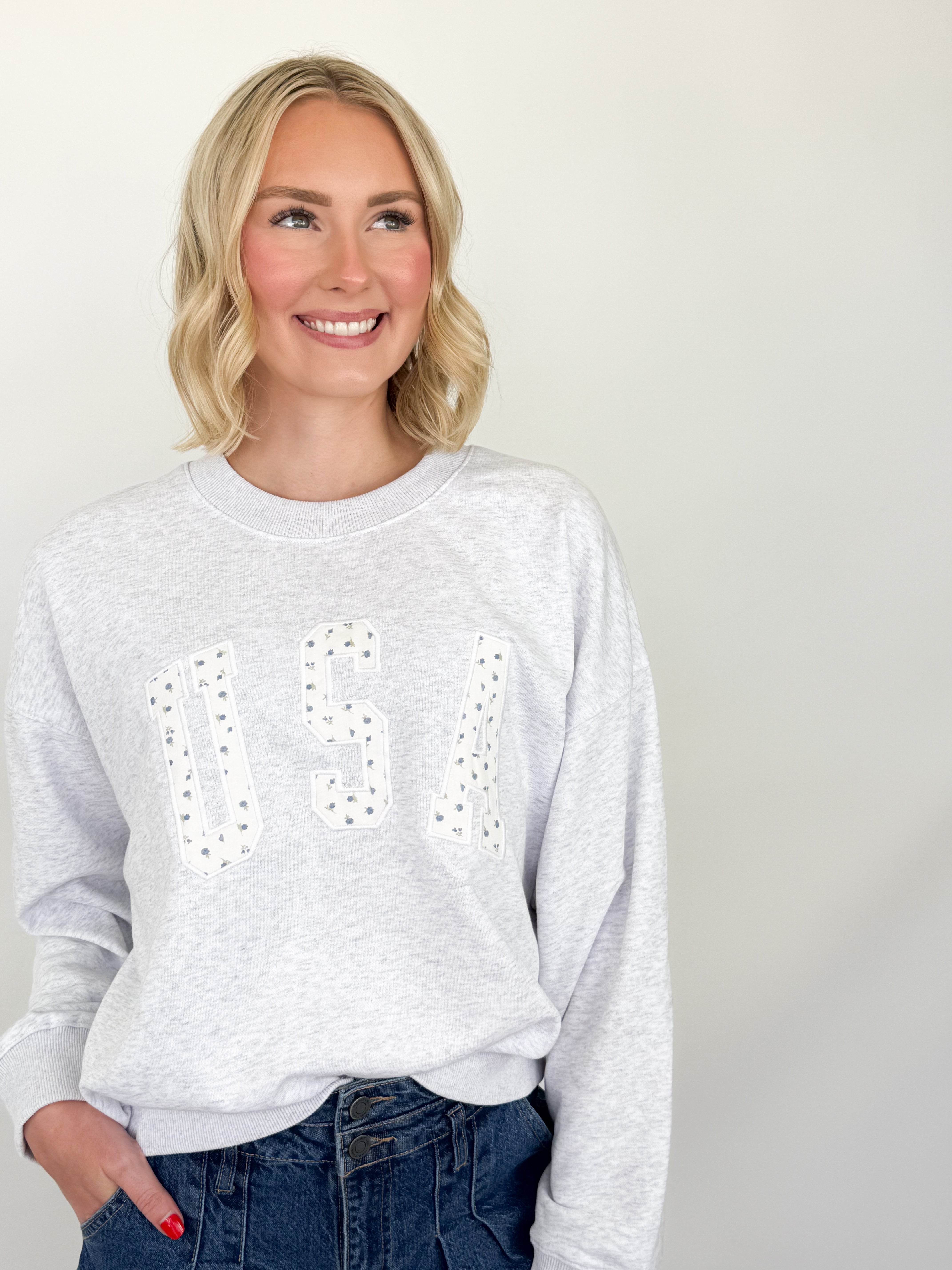 Suzie - USA Ditsy Graphic Oversized Sweatshirt