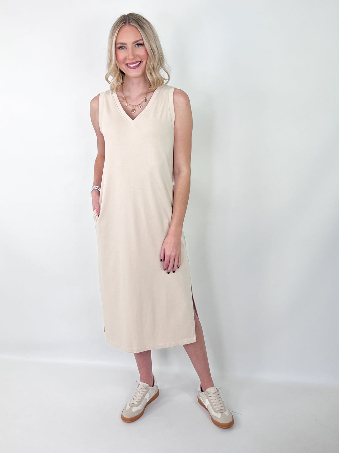 Shelby - V-Neck Sleeveless Midi Dress