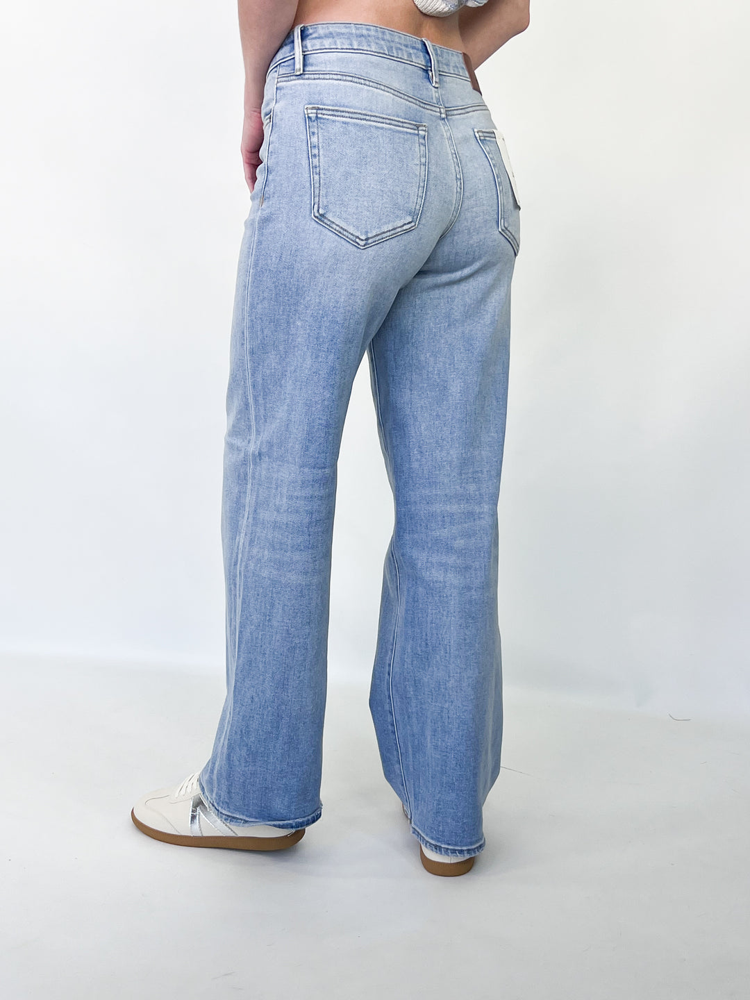 Logan - Mid Rise Dad Basic Jean