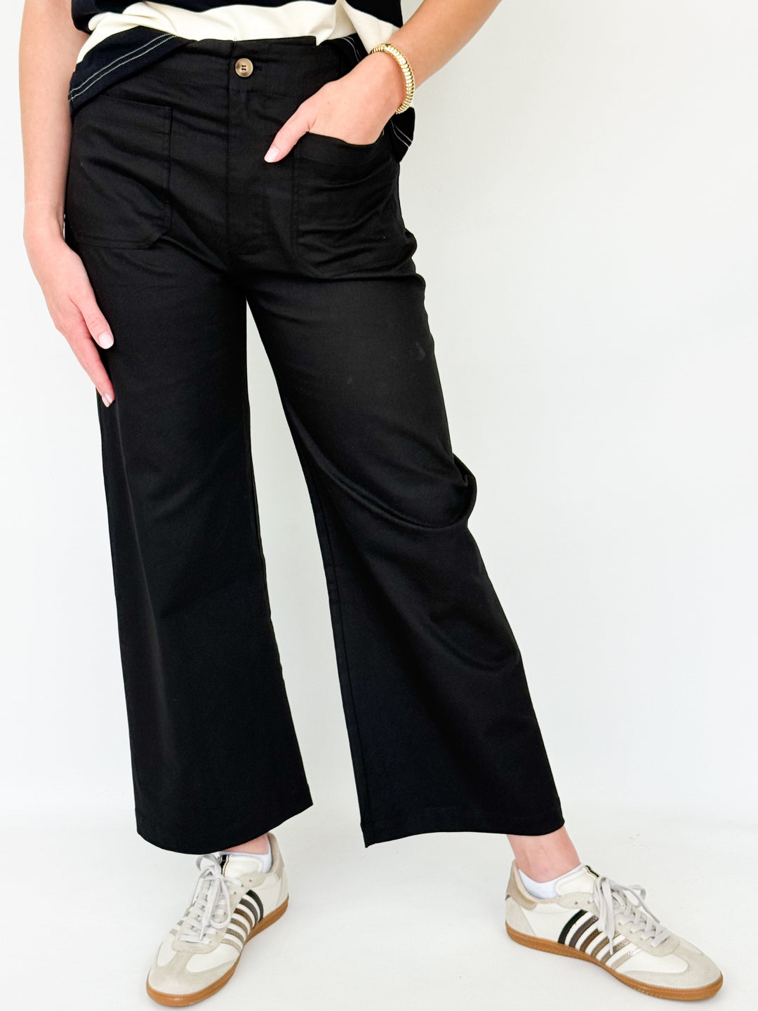 Lasarah - Ankle Cropped Pants (Black)