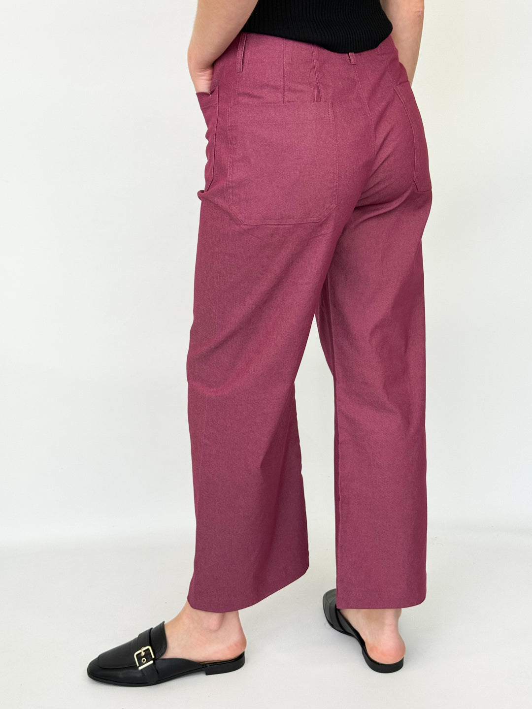 Lasarah - Ankle Cropped Pants (Wine)