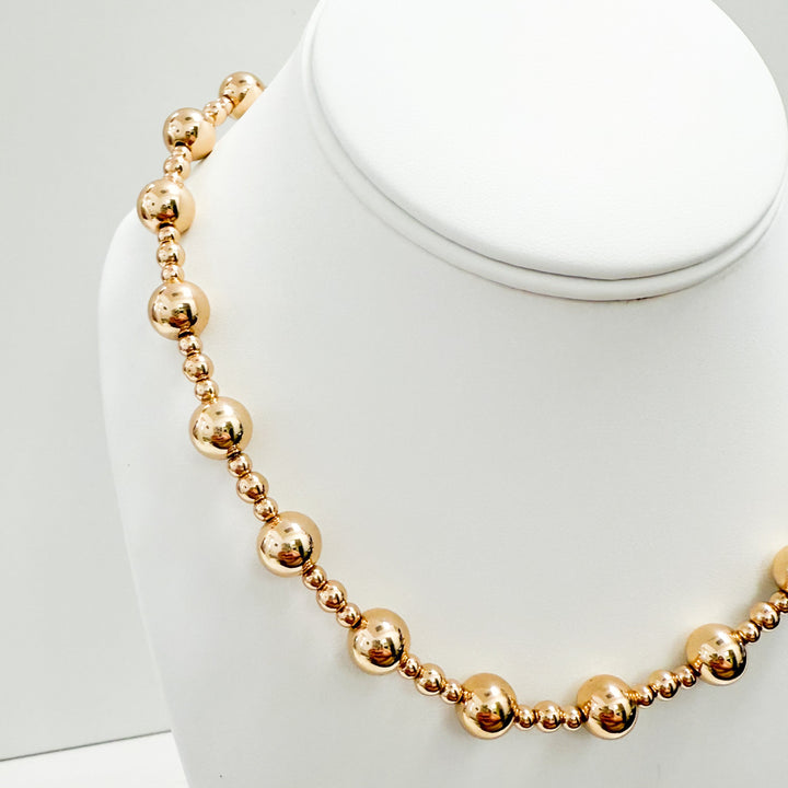 Codi - Gold Beaded Magnetic Clasp Necklace