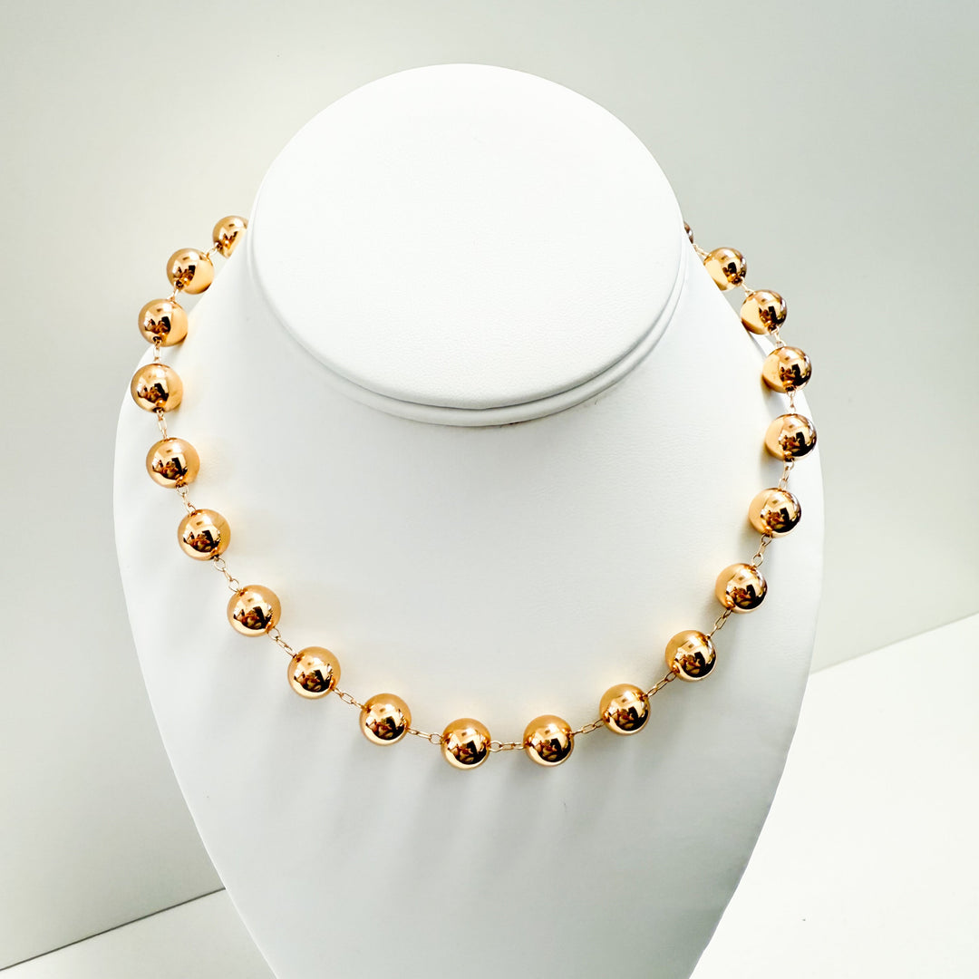 Amari - Gold Beaded Magnetic Clasp Necklace