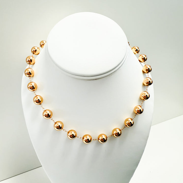 Amari - Gold Beaded Magnetic Clasp Necklace