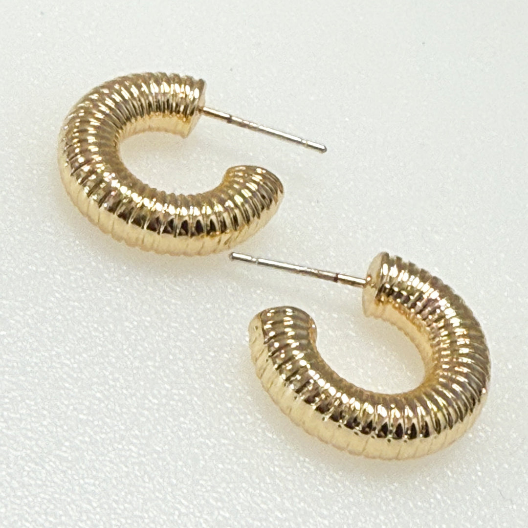 Raelyn - Gold Ribbed Mini Hoops