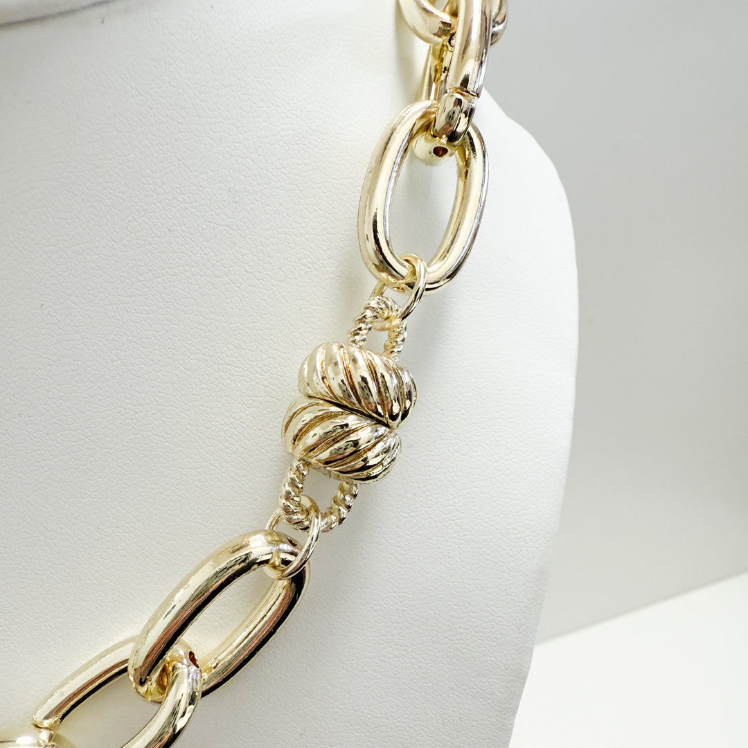 Maura - Chunky Gold Rhinestone Magnetic Chain Necklace