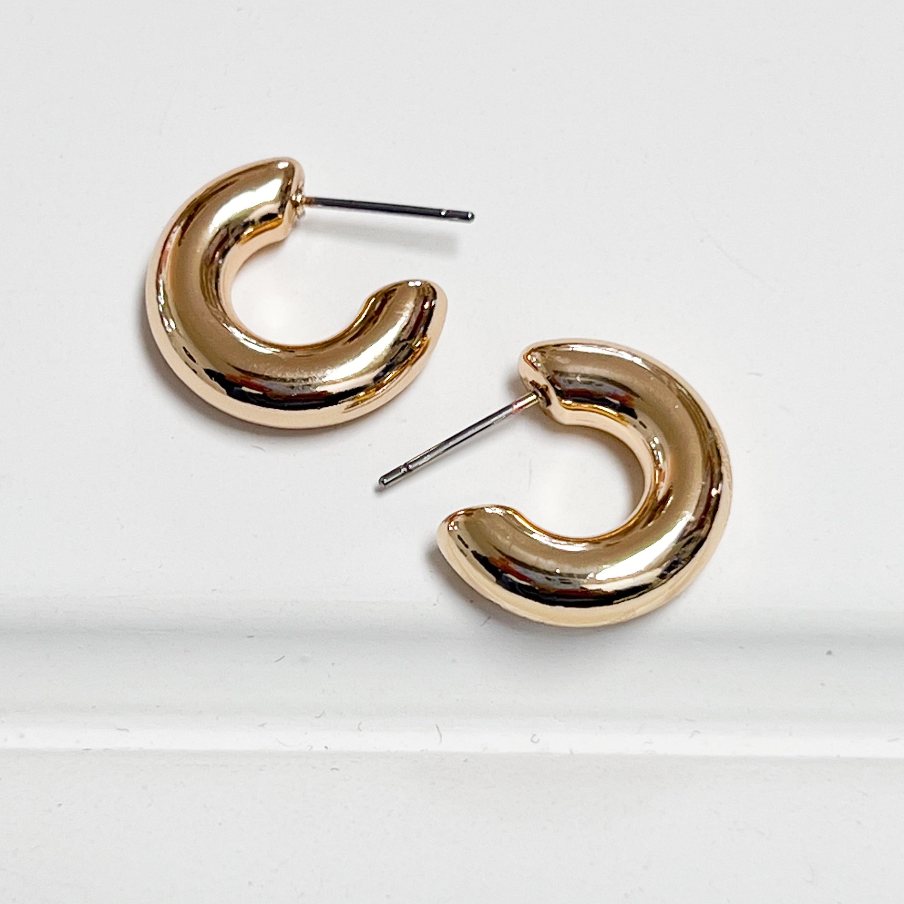 Lola - Gold Mini Hoops
