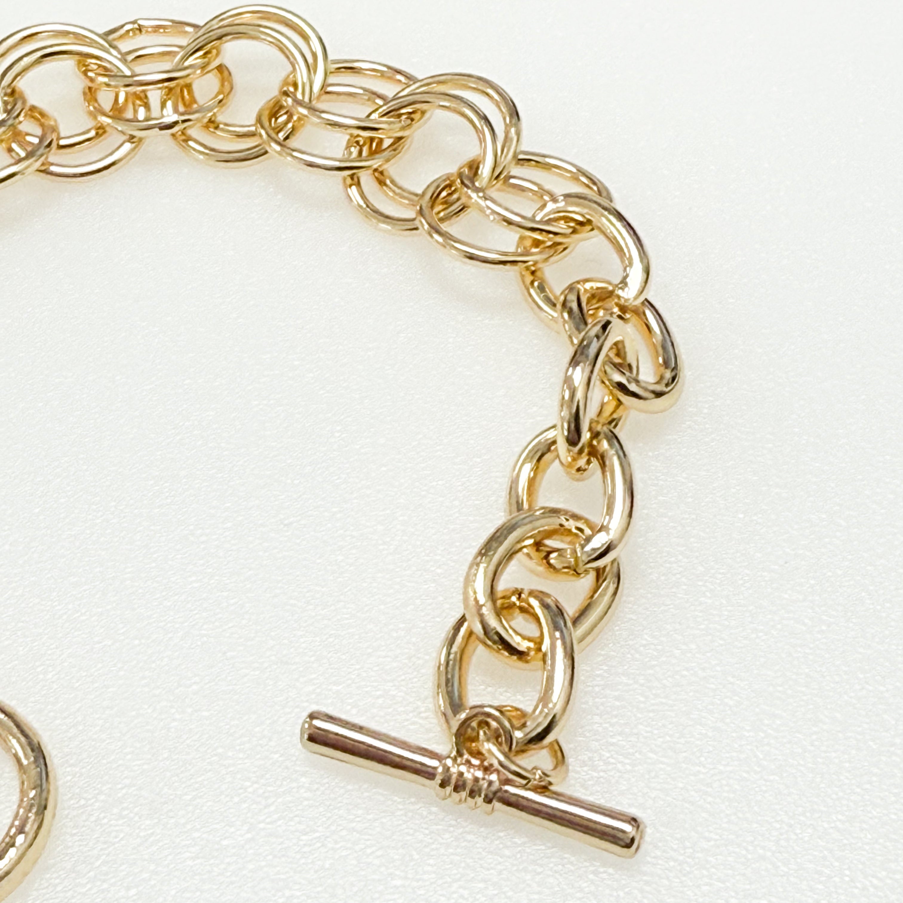 Gwen - Gold Toggle Chain Bracelet