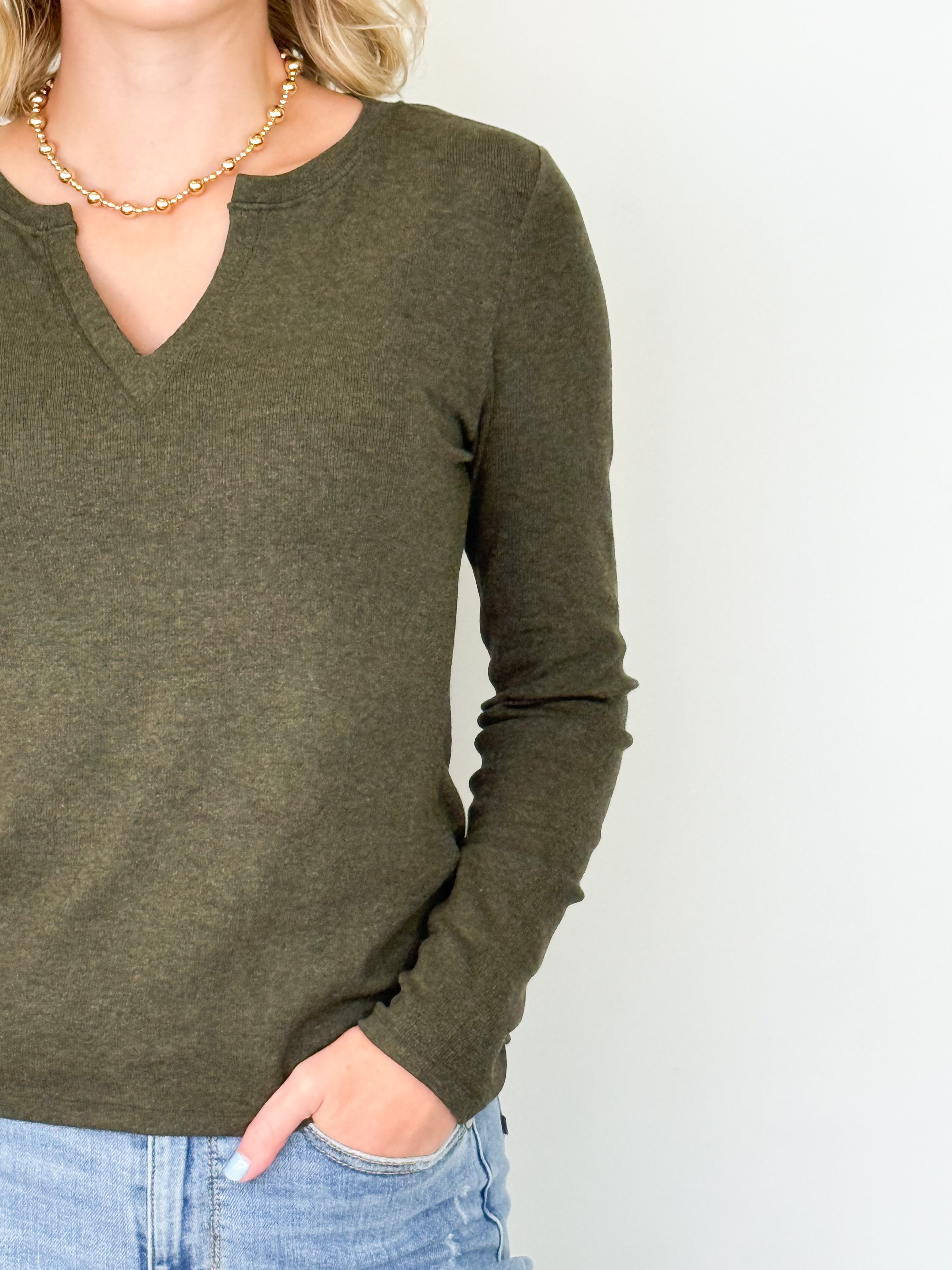 Mina - Ribbed V-Neck Long Sleeve Top