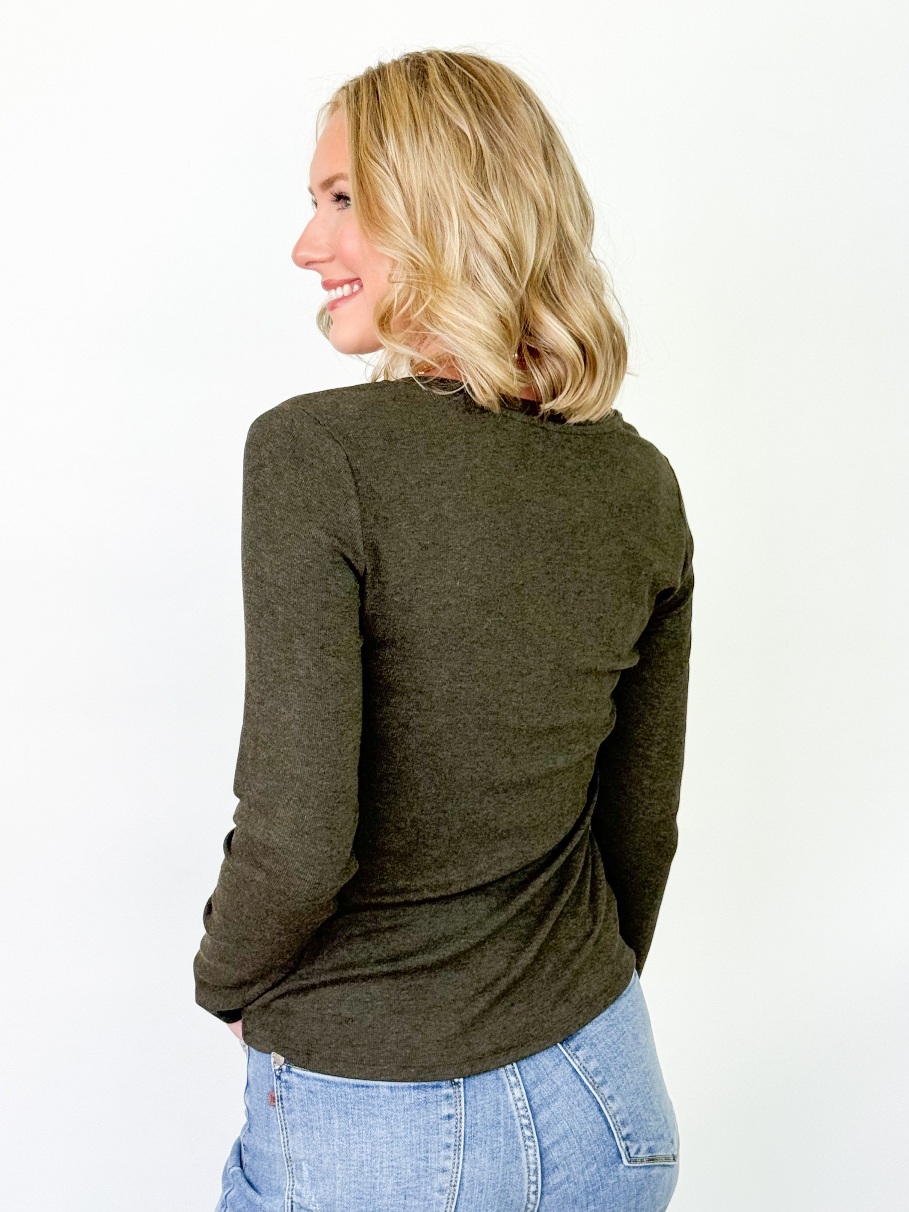 Mina - Ribbed V-Neck Long Sleeve Top