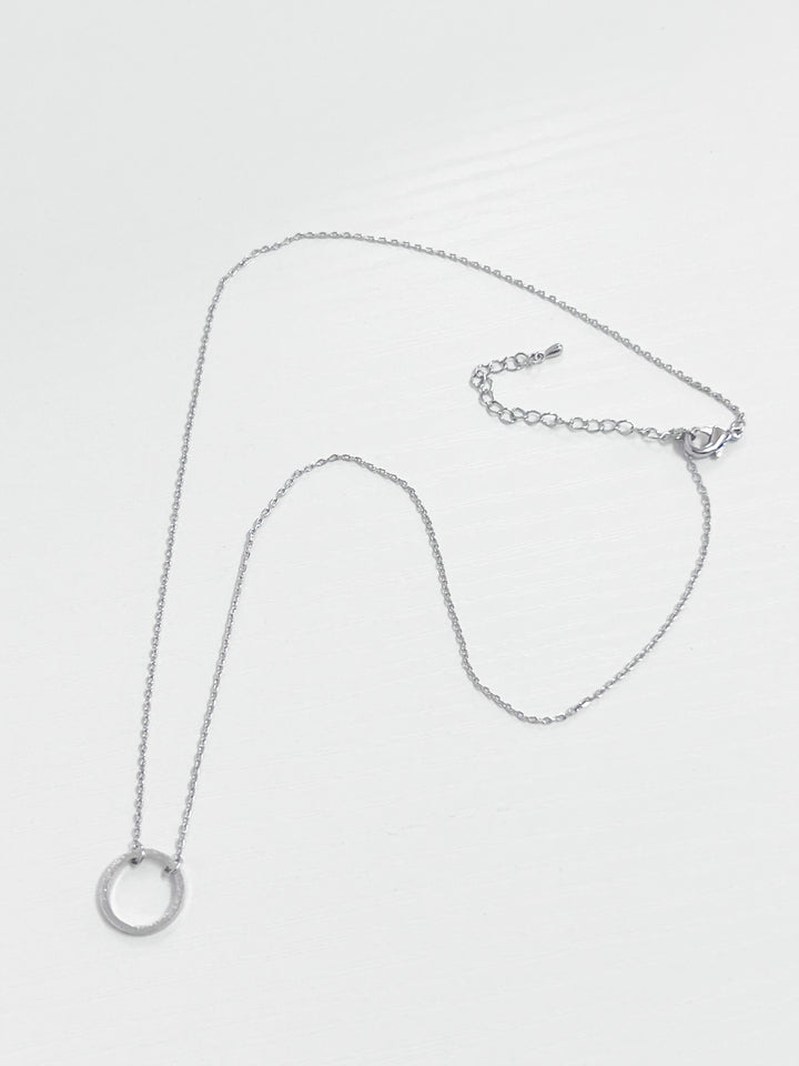 Meg - Circle Pendant Necklace (Silver)
