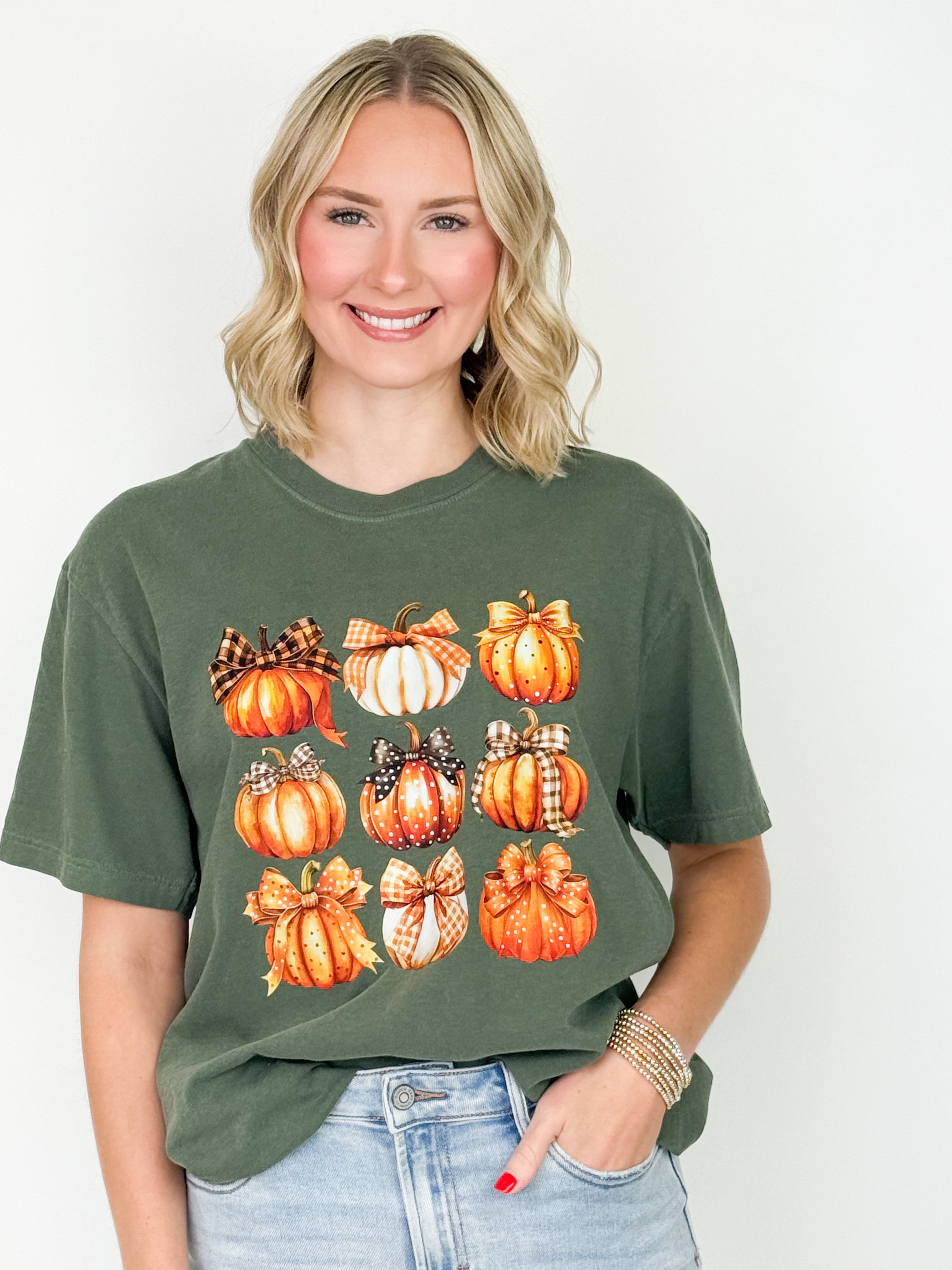 Pumpkins w/ Bows Graphic Tee (Olive)