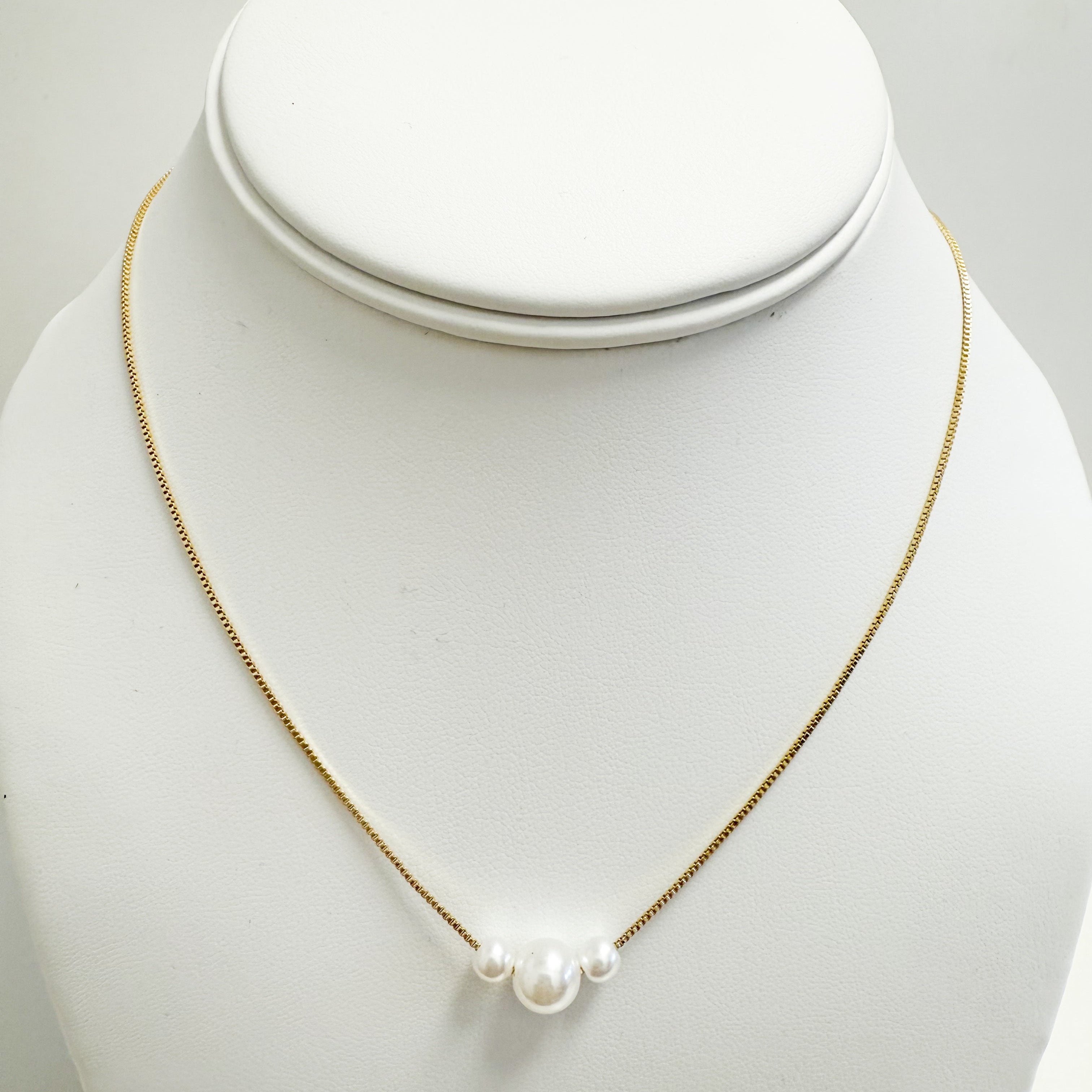 Kayli - Triple Pearl Gold Chain Necklace