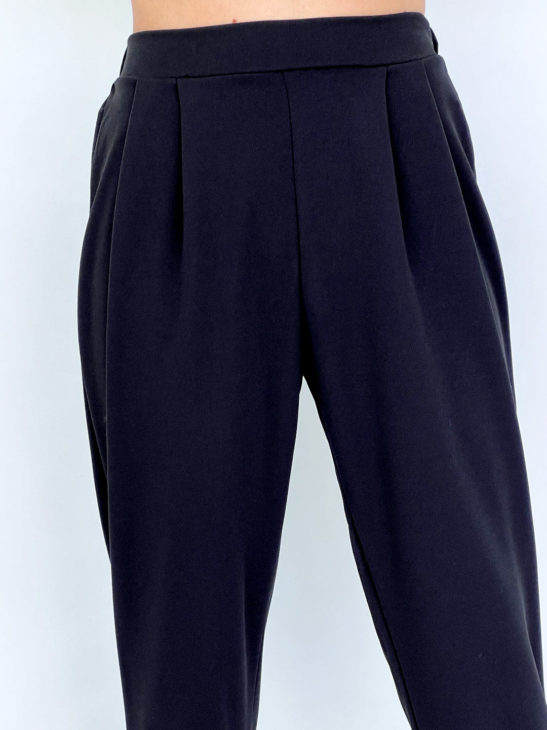 Molly - Black High Waisted Pleated Pants