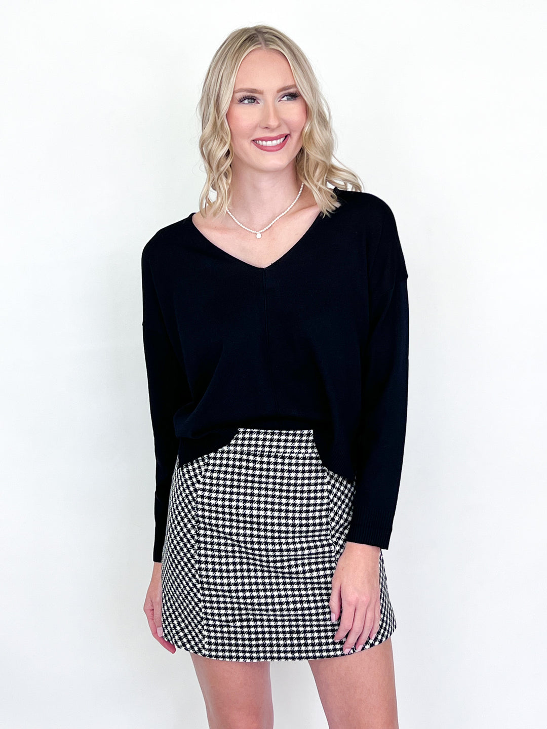 Ashley - V-Neck Knit Sweater (Black)