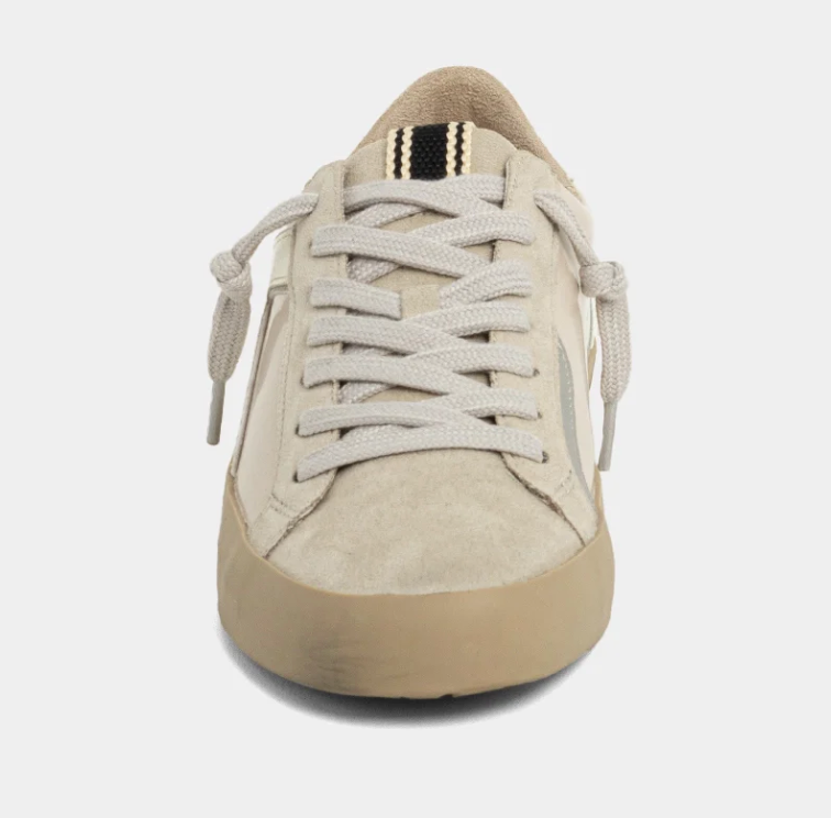 Robbie - Beige Patent Sneakers