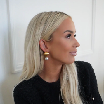 CHANSUTT - Aubrey Pearl Earrings