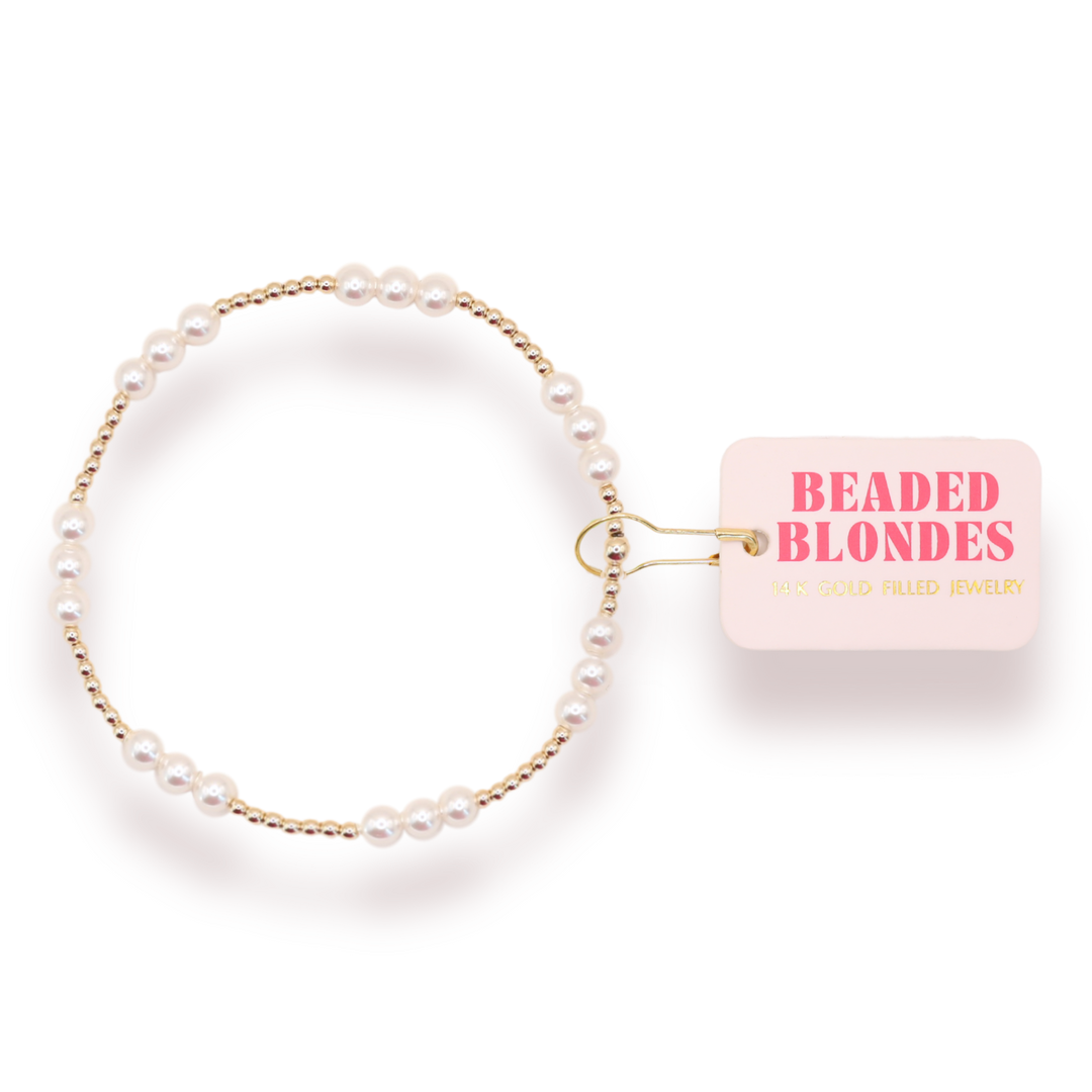Beaded Blondes - ILY Pearl Bracelet in Gold - Extended
