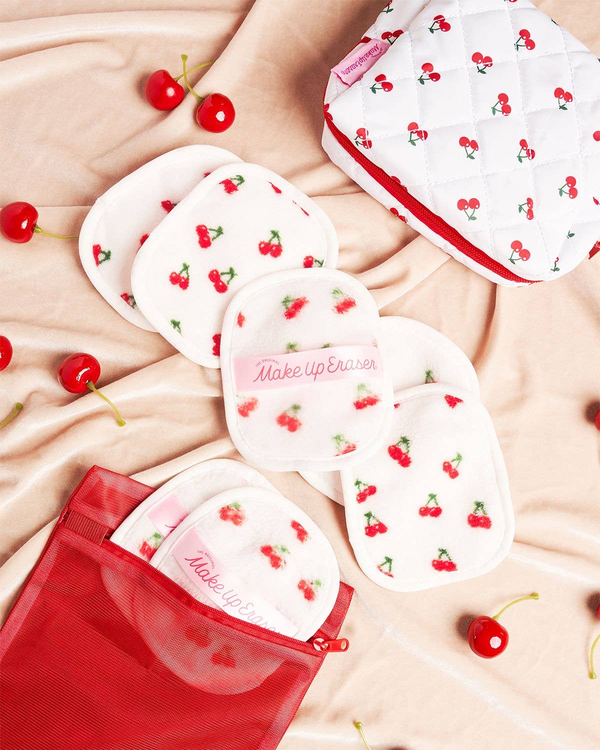 Make Up Eraser - Cherry Crush 7-Day Set & Makeup Bag