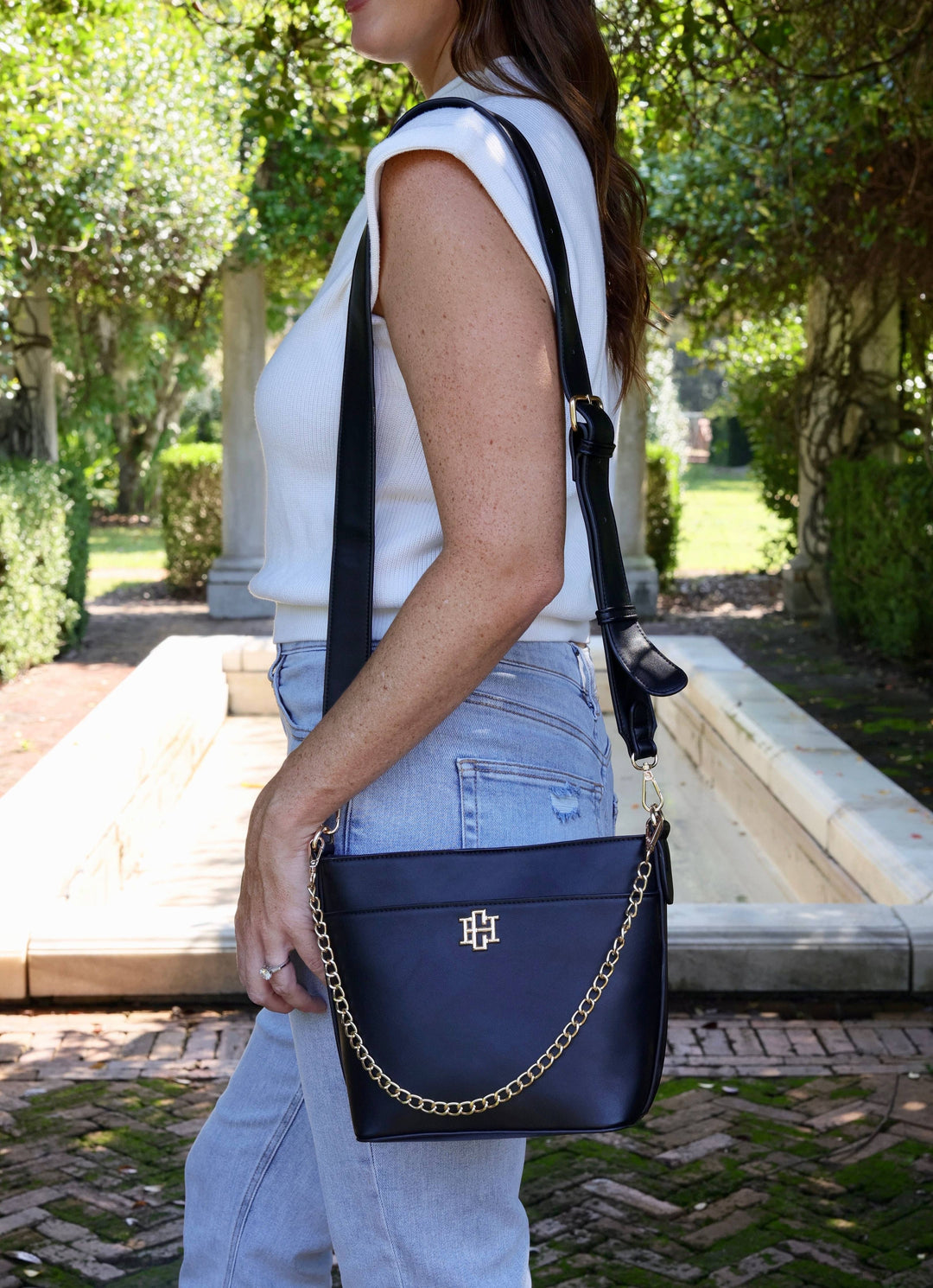 Brielle - Bucket Crossbody Bag (Black)