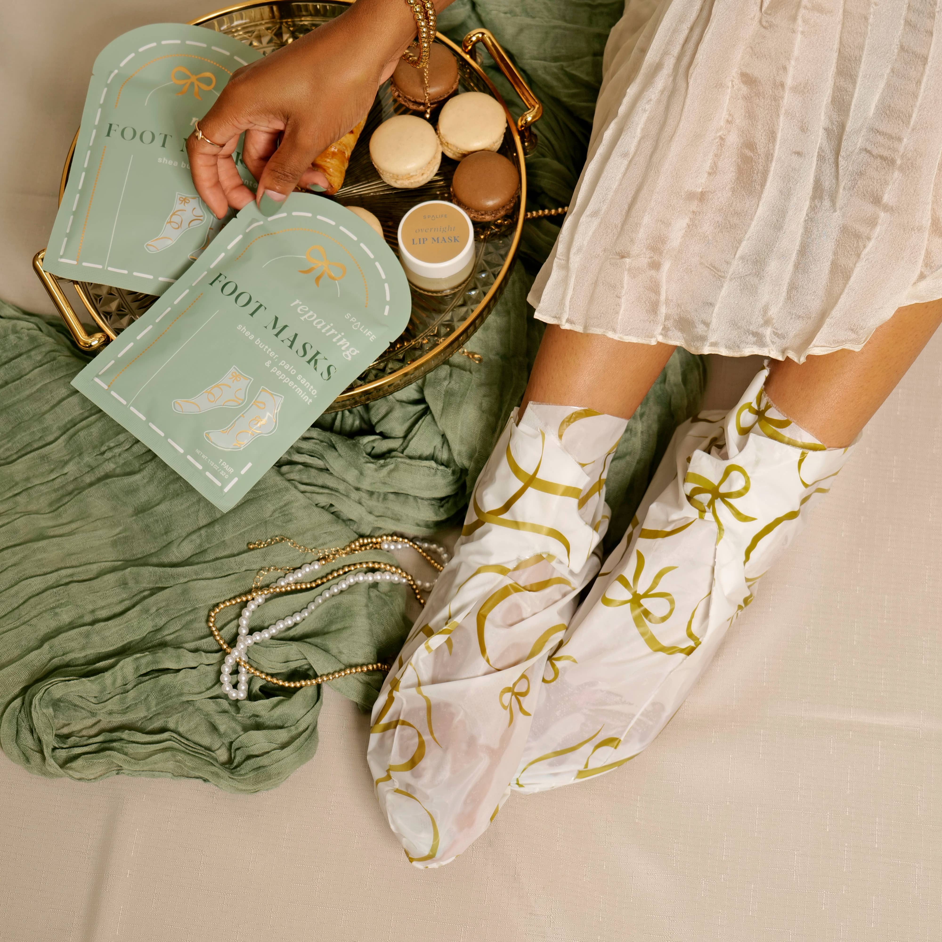 Repairing Foot Mask with Shea Butter Palo Santo & Peppermint