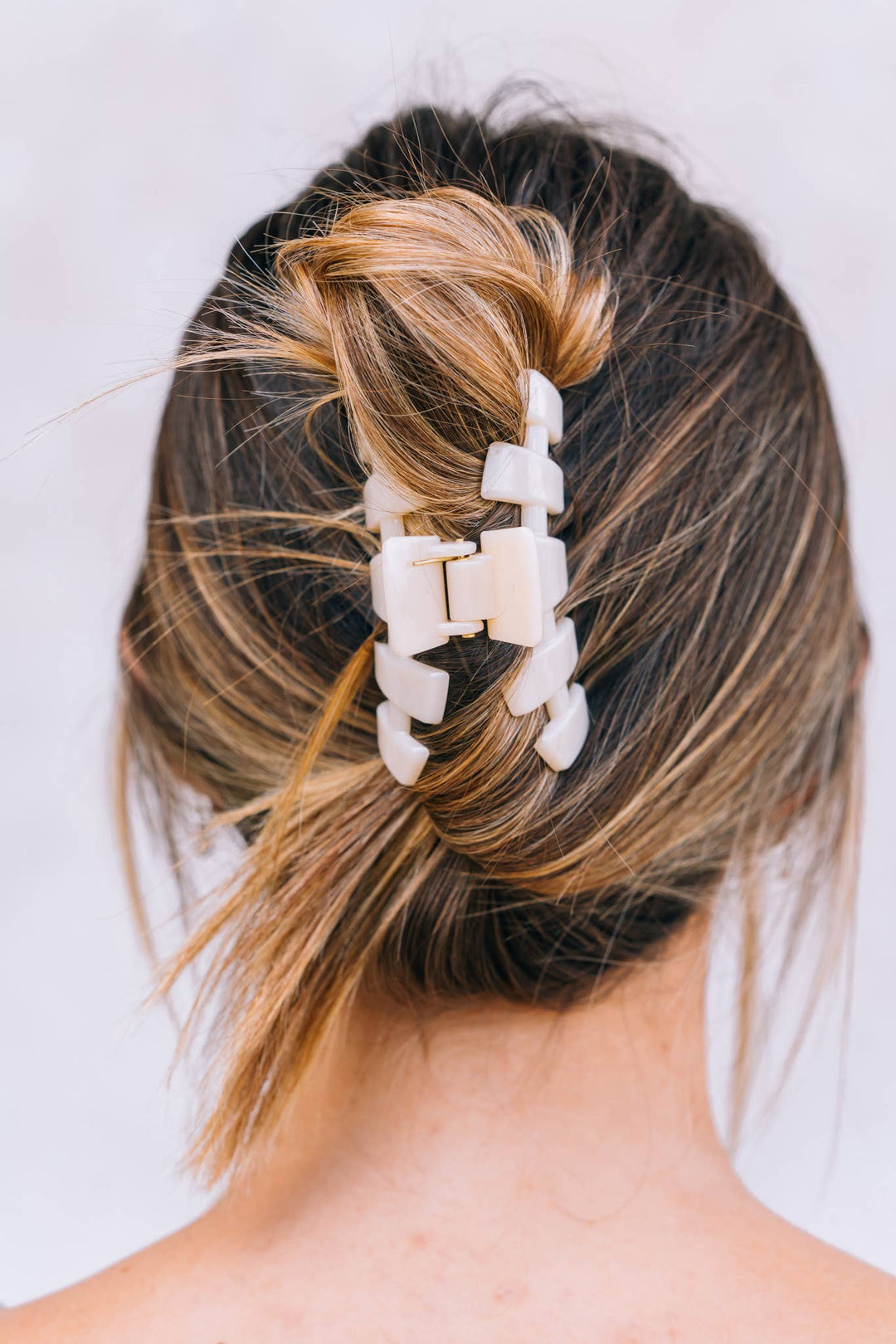 Teleties - Classic Hair Clip Medium (Almond Beige)
