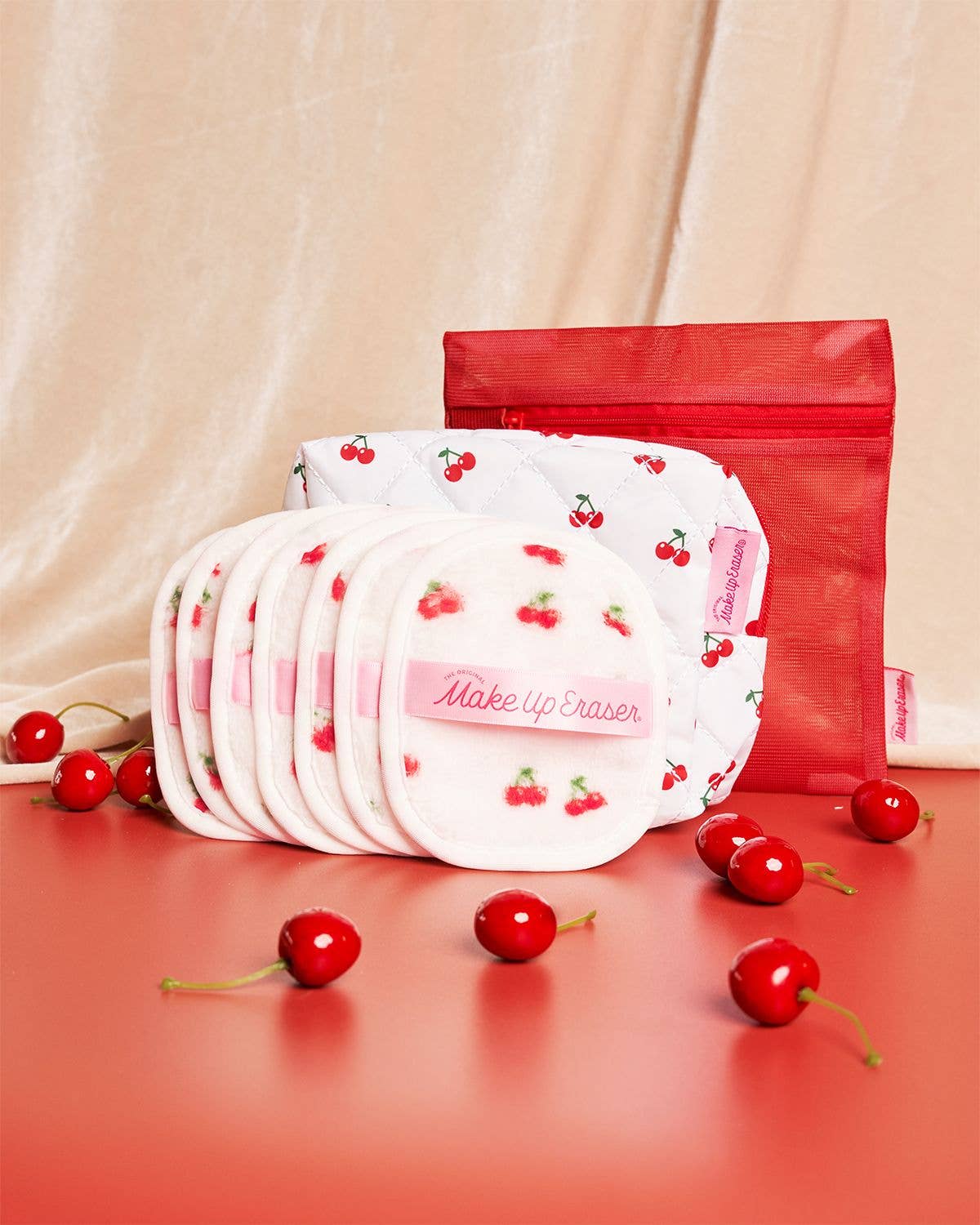 Make Up Eraser - Cherry Crush 7-Day Set & Makeup Bag