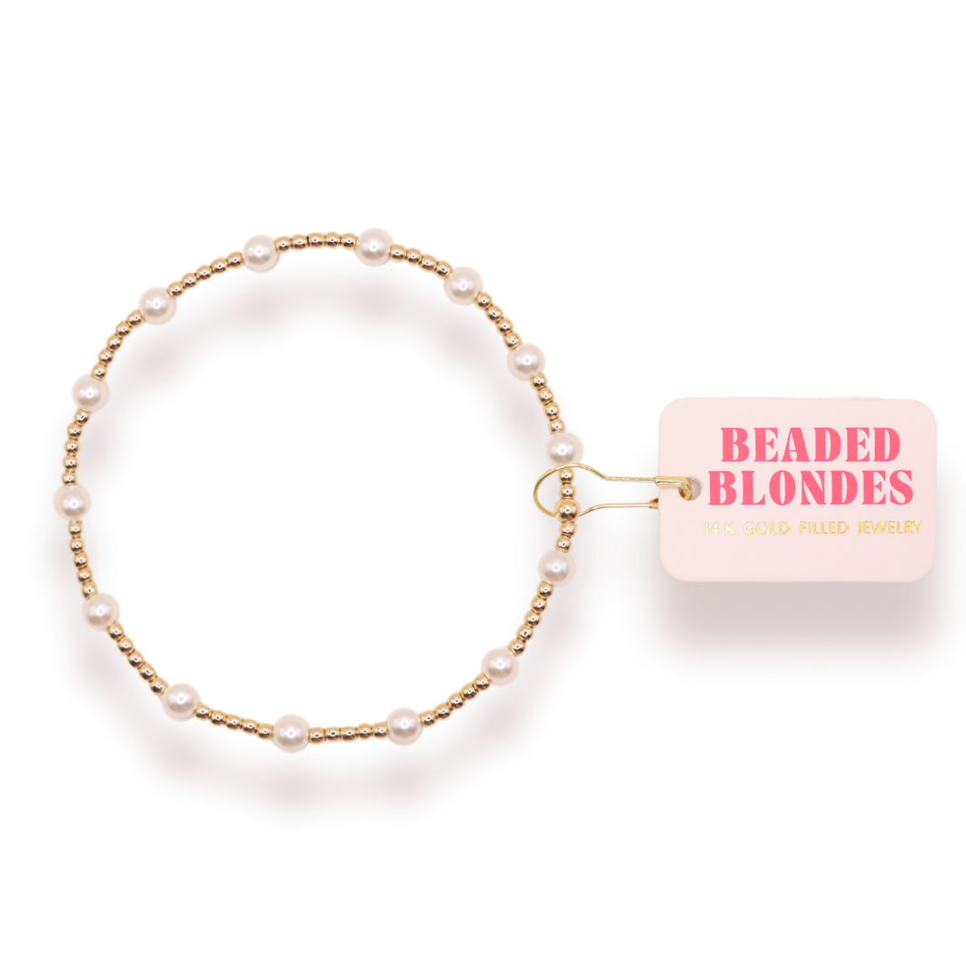 Beaded Blondes - June Pearl Bracelet in Gold - Extended