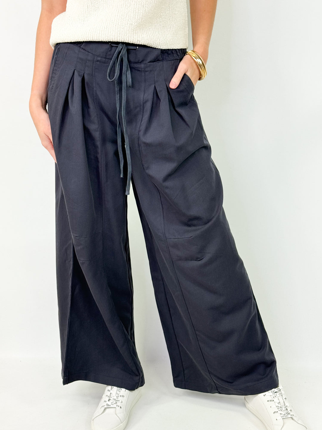 Hayden - Navy Pleated Wide Leg Pant