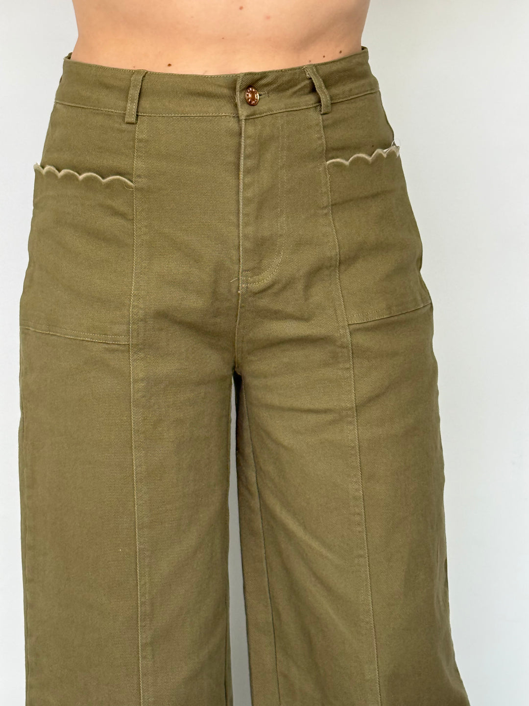 Nola - Olive Scalloped Pocket Pants