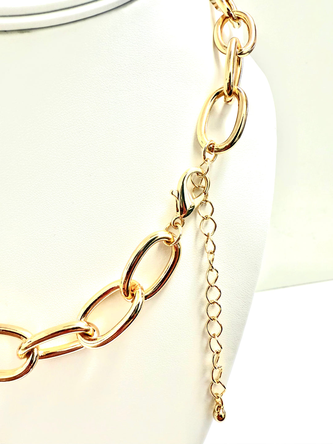 Riley - Gold Chunky Chain necklace