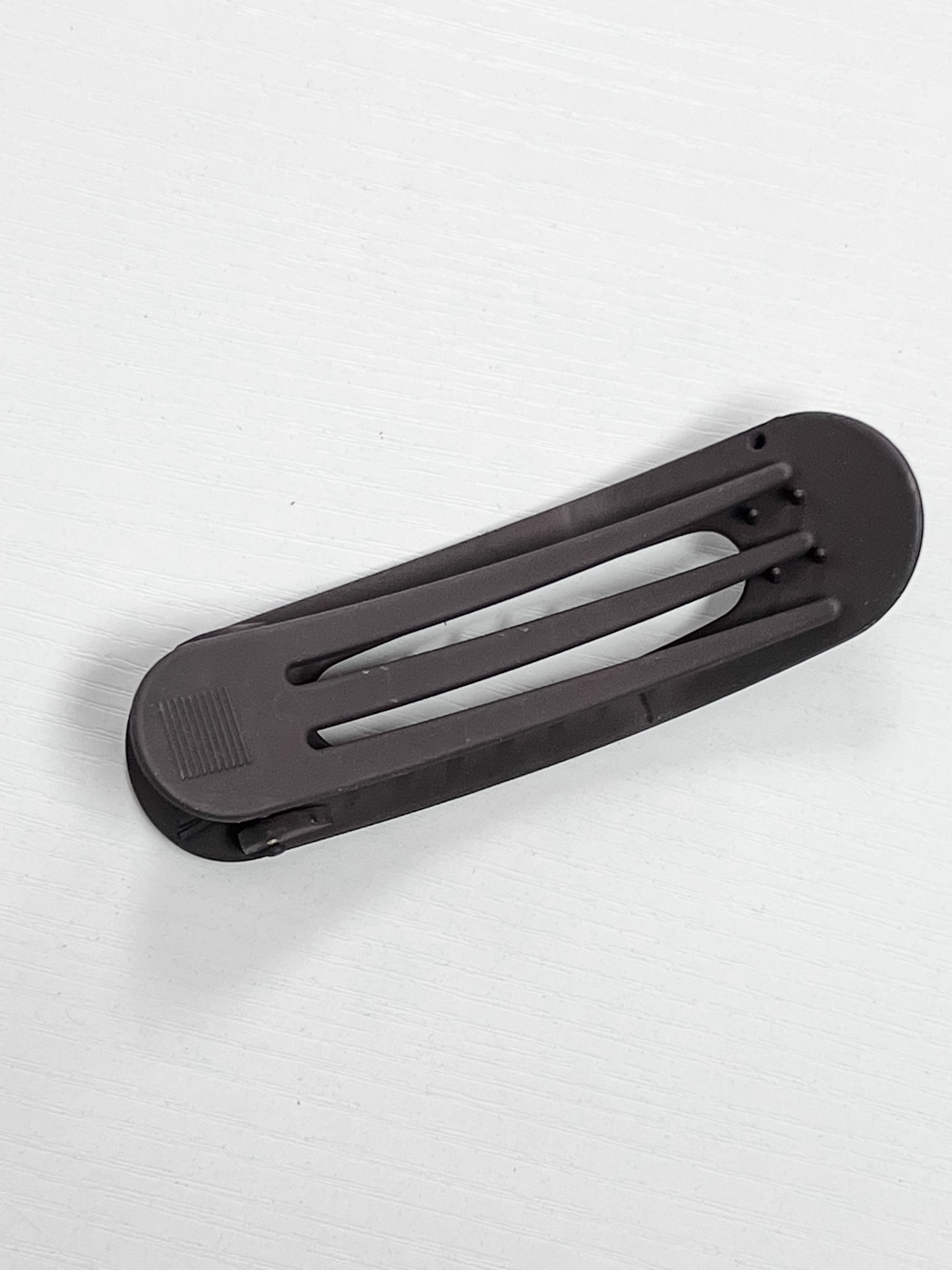 Dana - Flat Lay Claw Clip