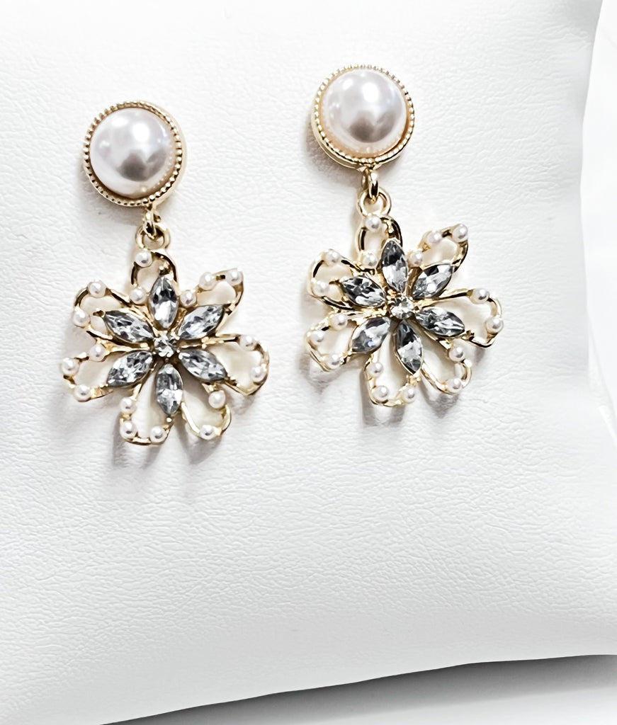 Cassie - Pearl & Rhinestone Earrings