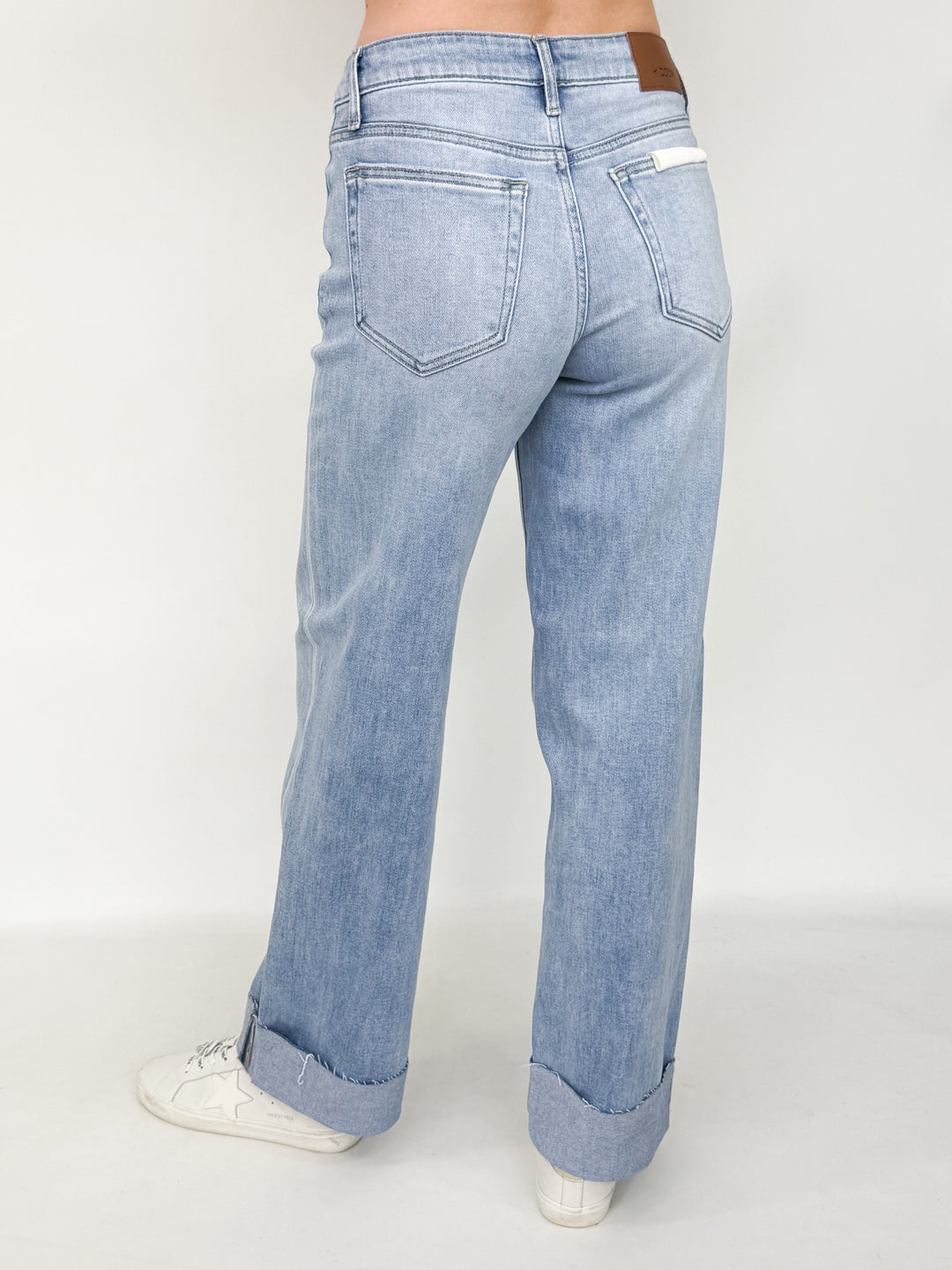 Libbie - Light Wash Cuffed Mid Rise Dad Jeans