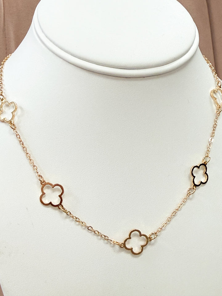 Kai - Gold Clover Necklace w/ Studs