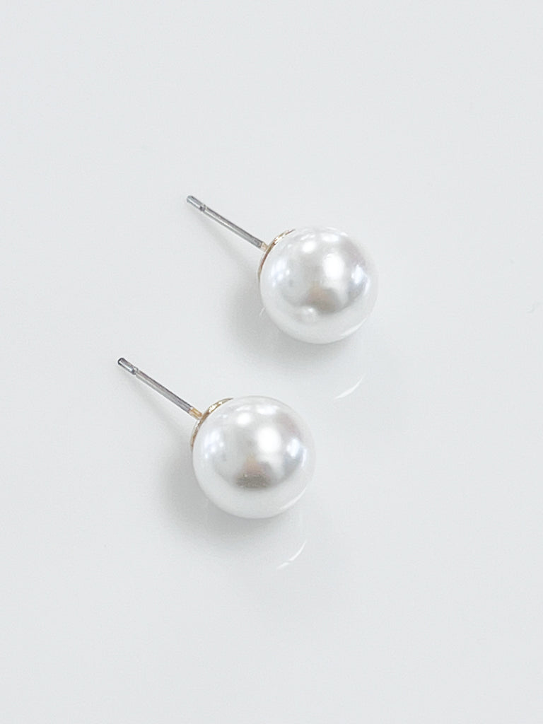 Penelope - Pearl Stud Earrings