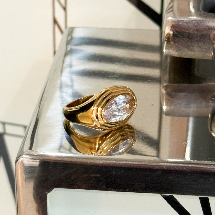 CHANSUTT - Oval Rhinestone Ring