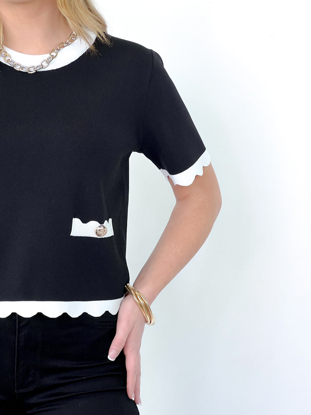 Sandra - Contrast Trim Short Sleeve Top
