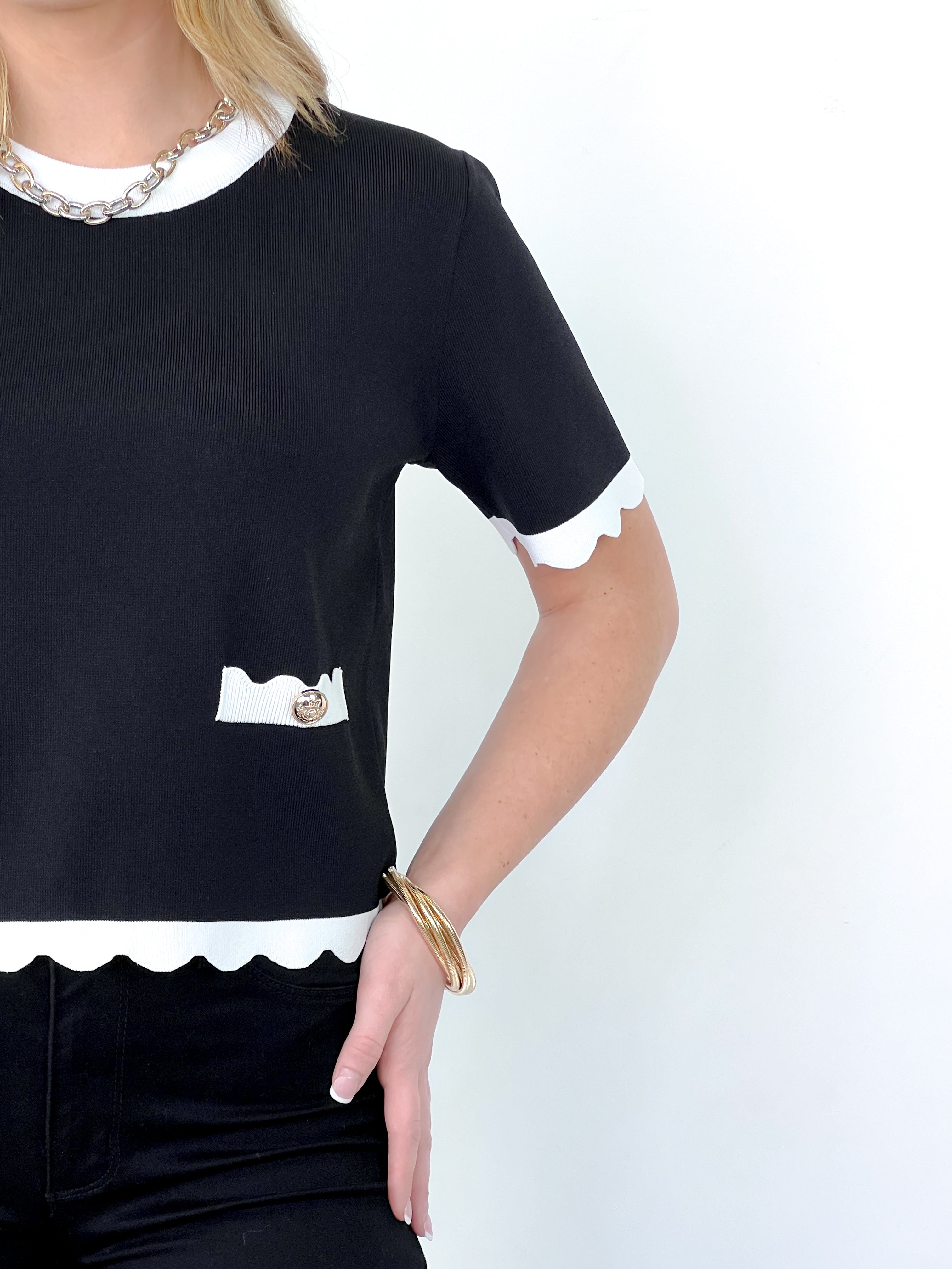 Sandra - Contrast Trim Short Sleeve Top
