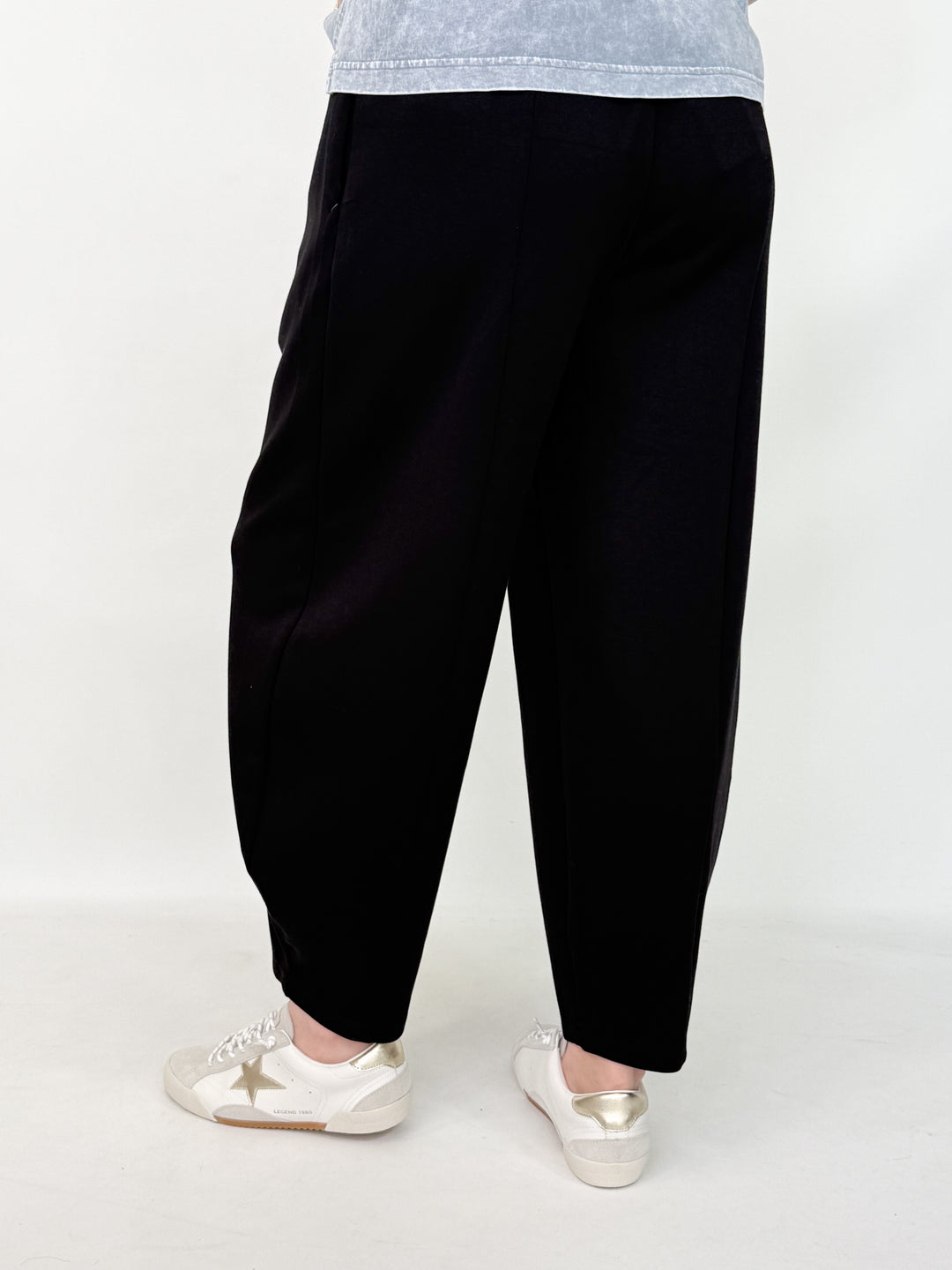 Jensyn - Mid Rise Barrel Sweatpants (Black)
