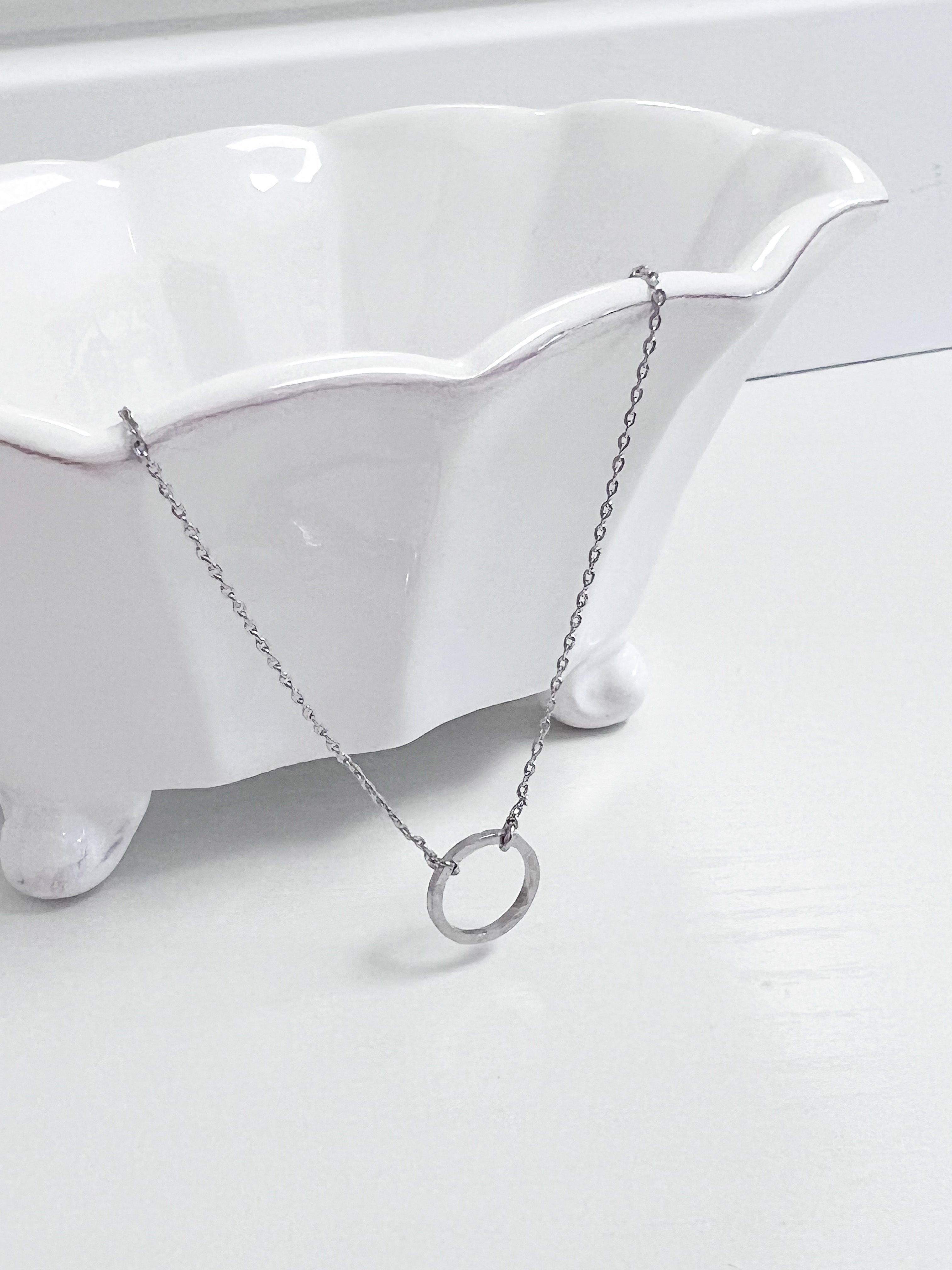 Meg - Circle Pendant Necklace (Silver)