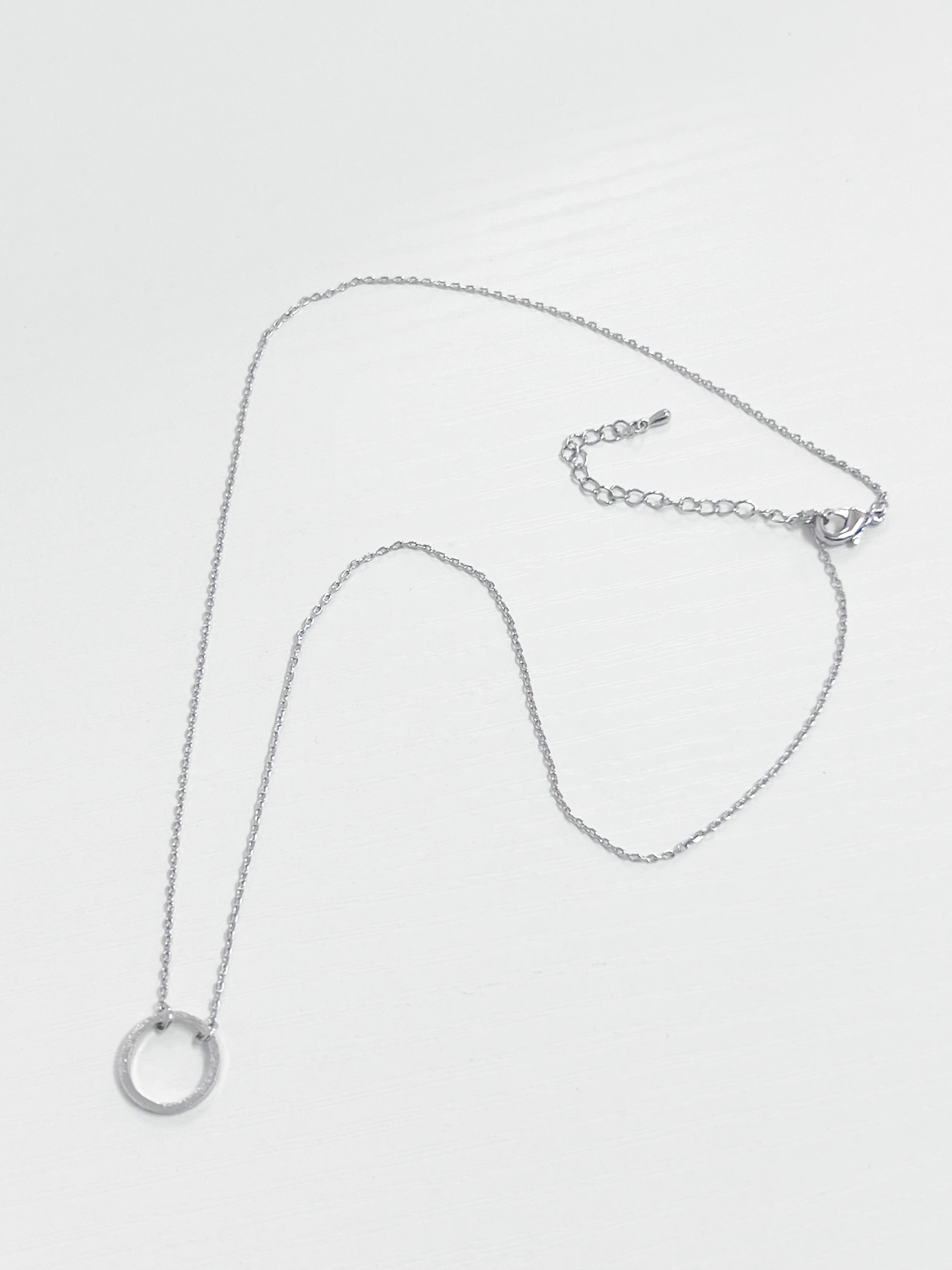 Meg - Circle Pendant Necklace (Silver)