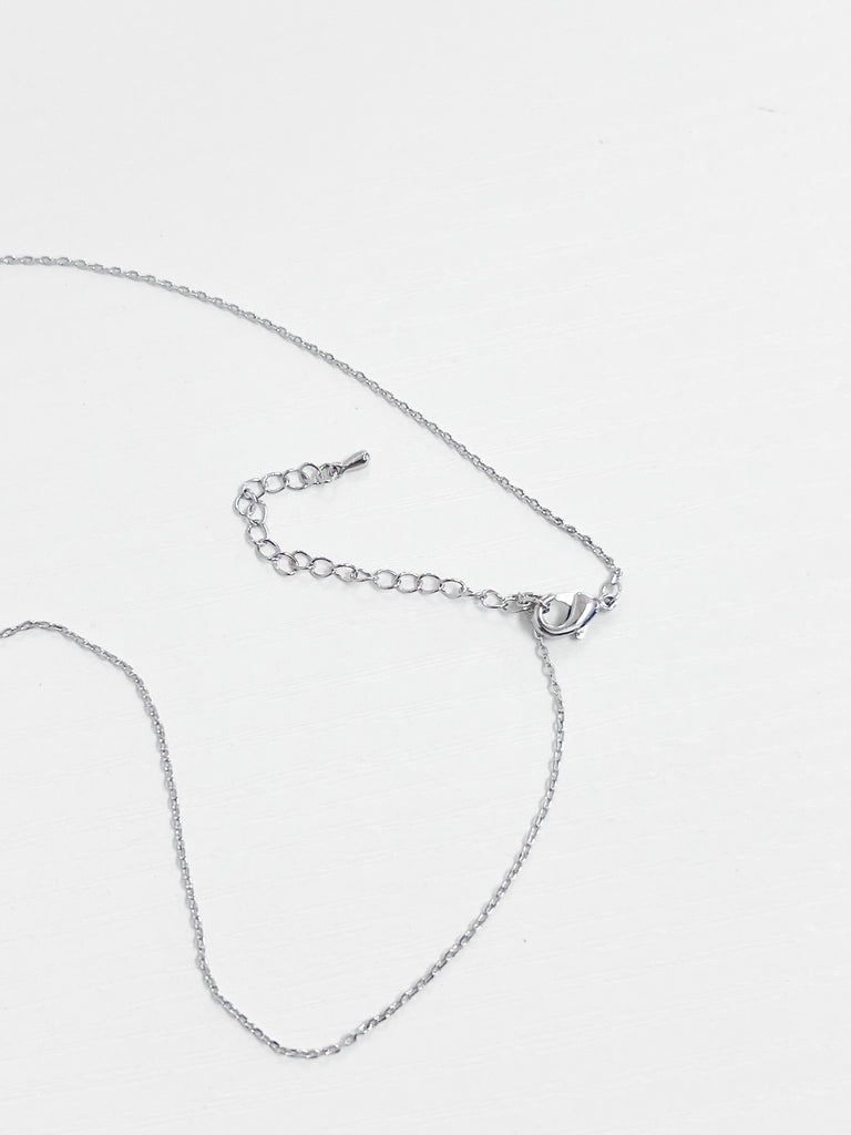 Meg - Circle Pendant Necklace (Silver)